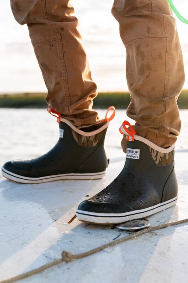 SUREWAY Men's Black Deck Boots Professional Non-Slip Fishing And Ankle Deck  Boots Waterproof Rain Boots