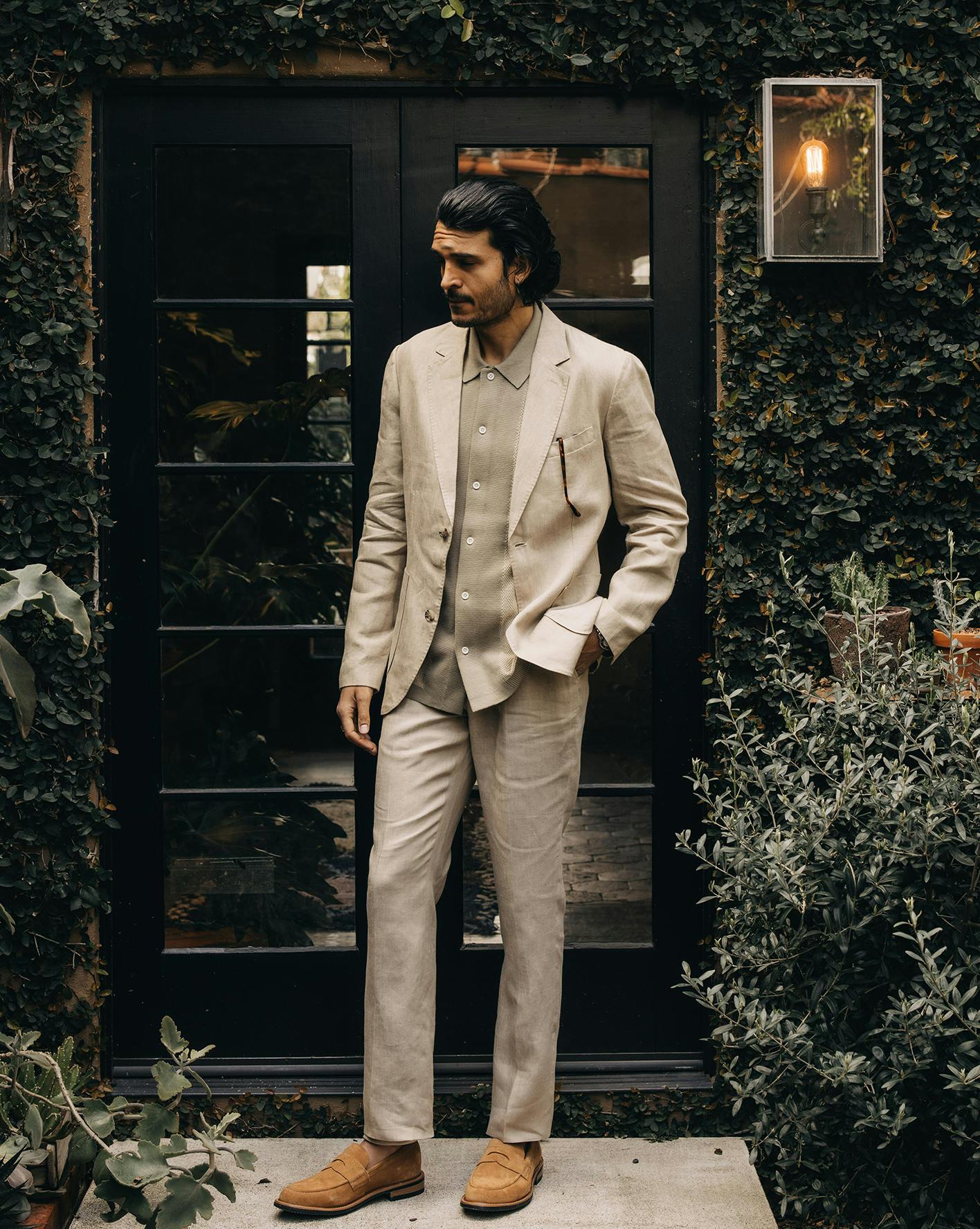 Man wearing Taylor Stitch suiting outdoors