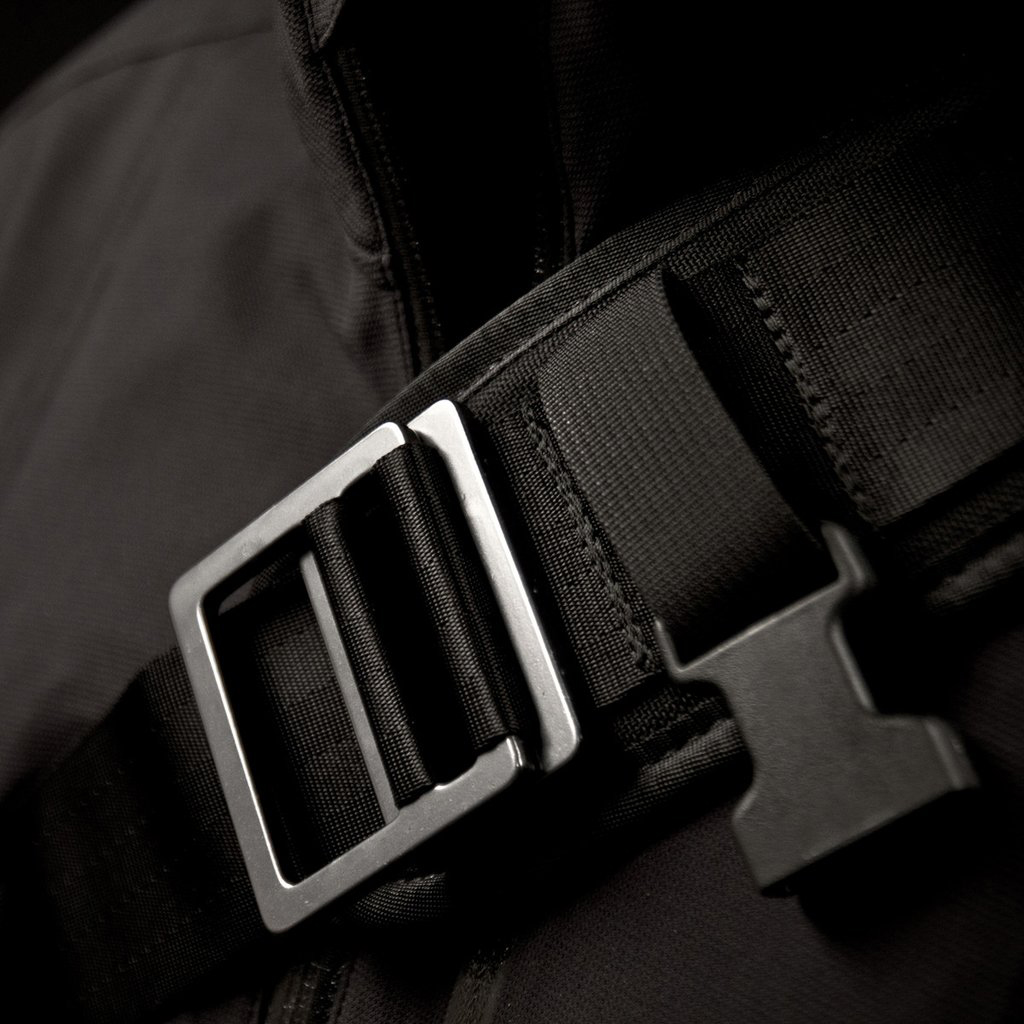 ミッションワークショップ　SHED AP 35L gray Shed : 35L Weatherproof Messenger Bag | MISSION WORKSHOP