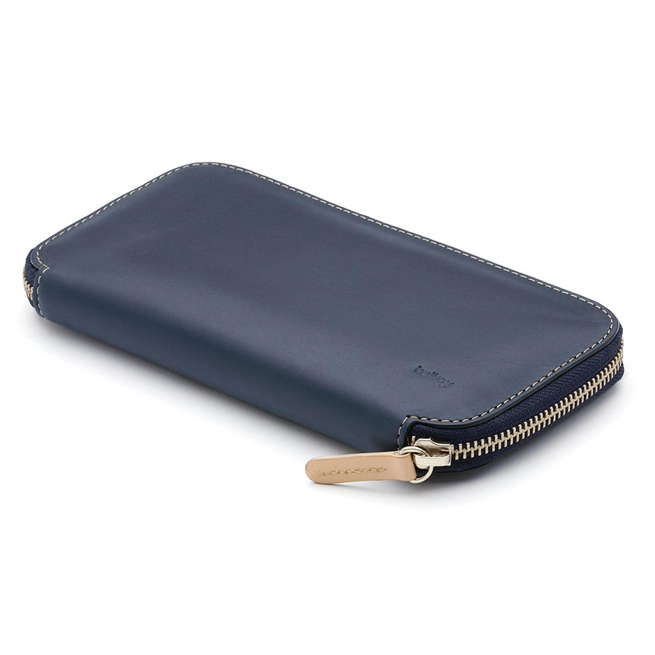 Bellroy Carry Out Clutch