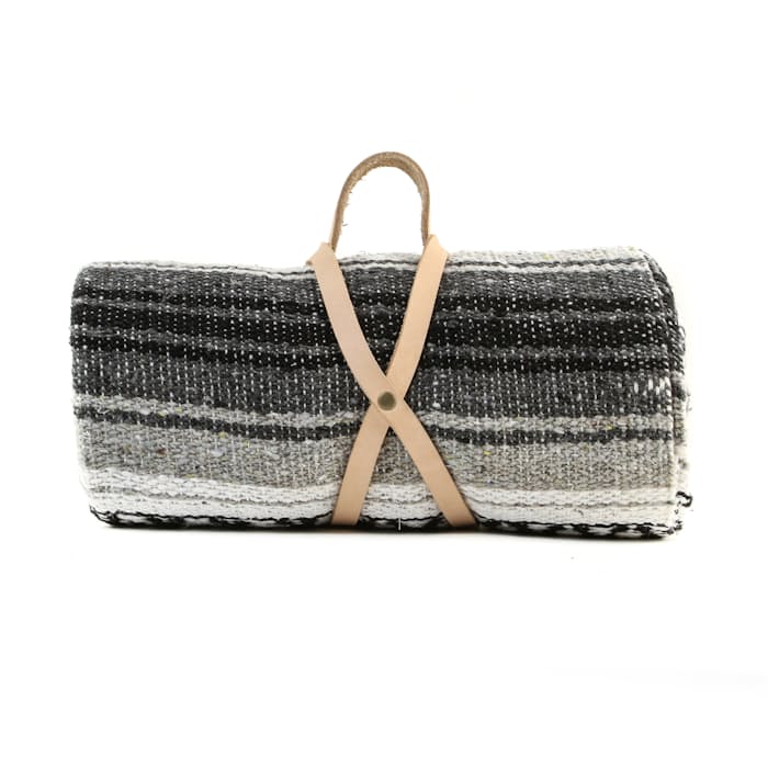 0Bc02Ec0YB_nipomo_camp_blanket_roll_carrier_0_original.jpg?auto