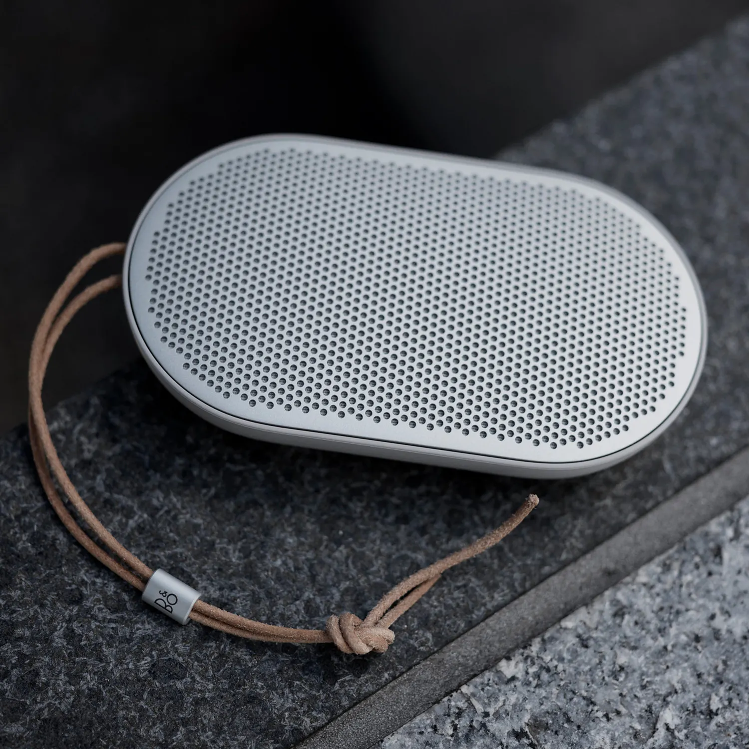 Bang & Olufsen BeoPlay P2 + Power Bank - Natural | undefined