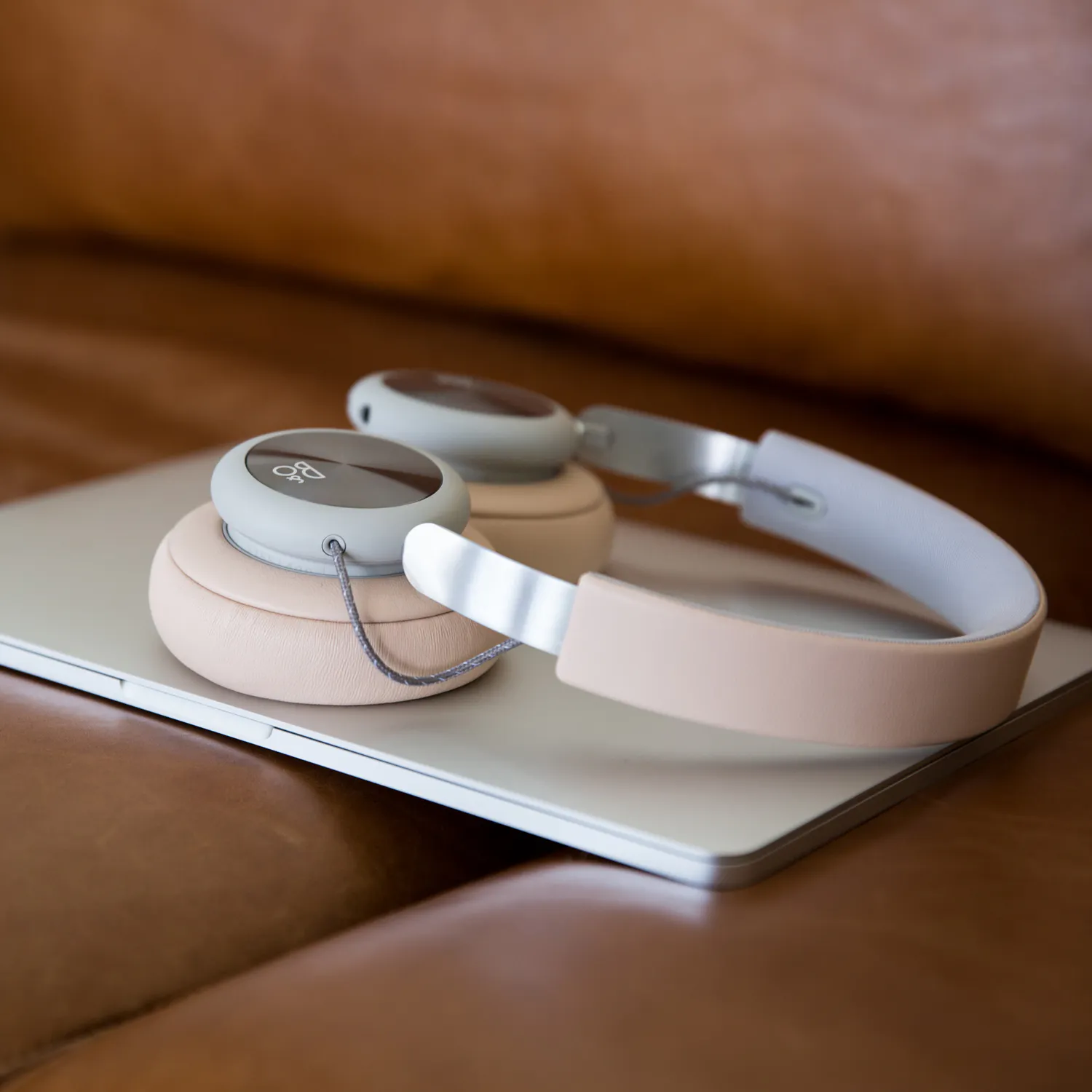 Bang & Olufsen Beoplay H4 Wireless Headphones - Sand Grey