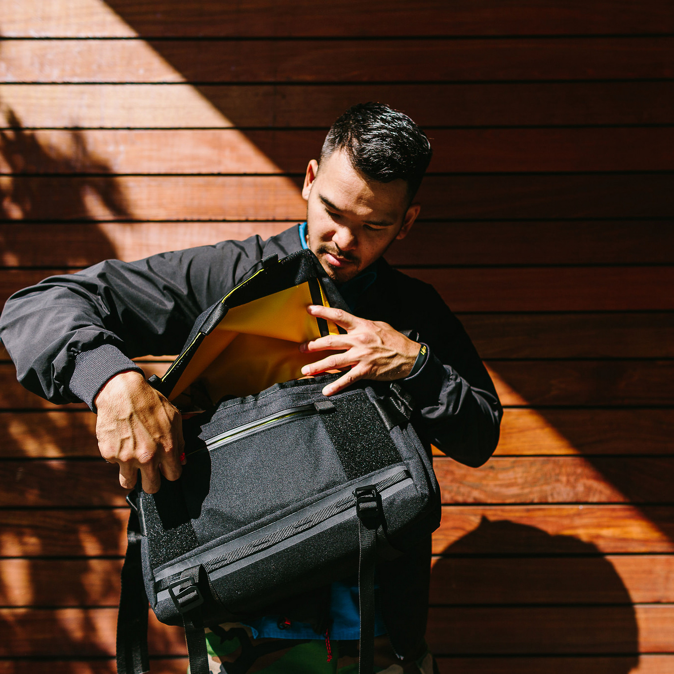 バッグ TOPOLOGIE UTILITY MESSENGER PAPERY BLACK Utility Messenger【バッグ単体】 – Topologie (トポロジー)