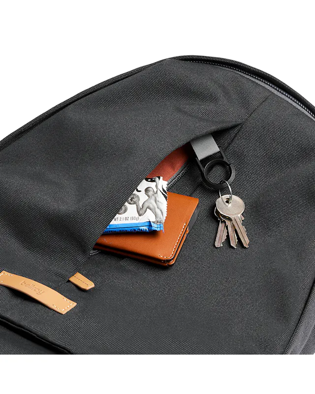 bellroy classic backpack plus charcoal 24L (Second Edition) Black this bag is a great choice for work or study Bellroy Classic Backpack Plus v2
