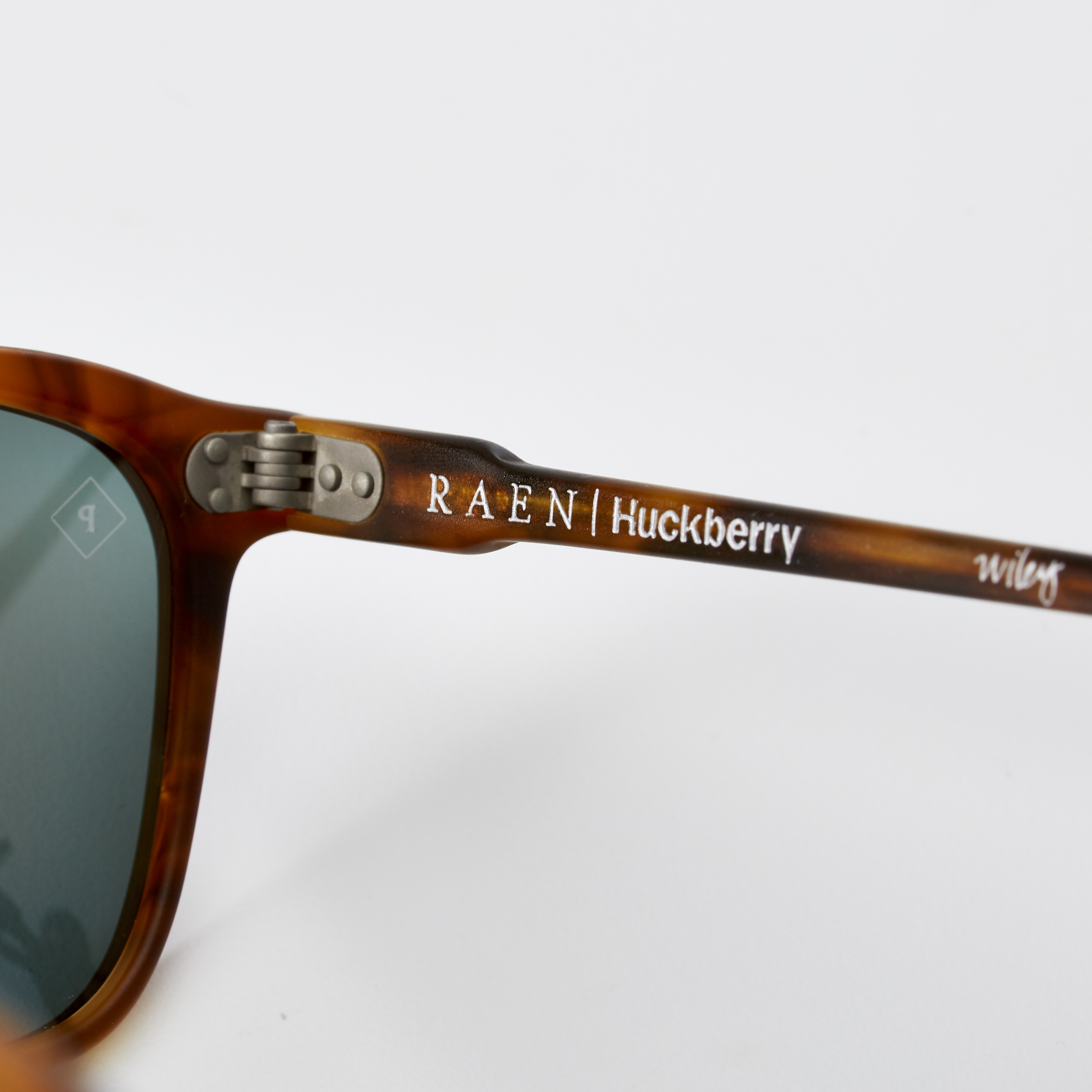 Raen Optics Wiley Sunglasses - Exclusive - Matte Finish Rootbeer/Green  Polarized | Gifts | Huckberry