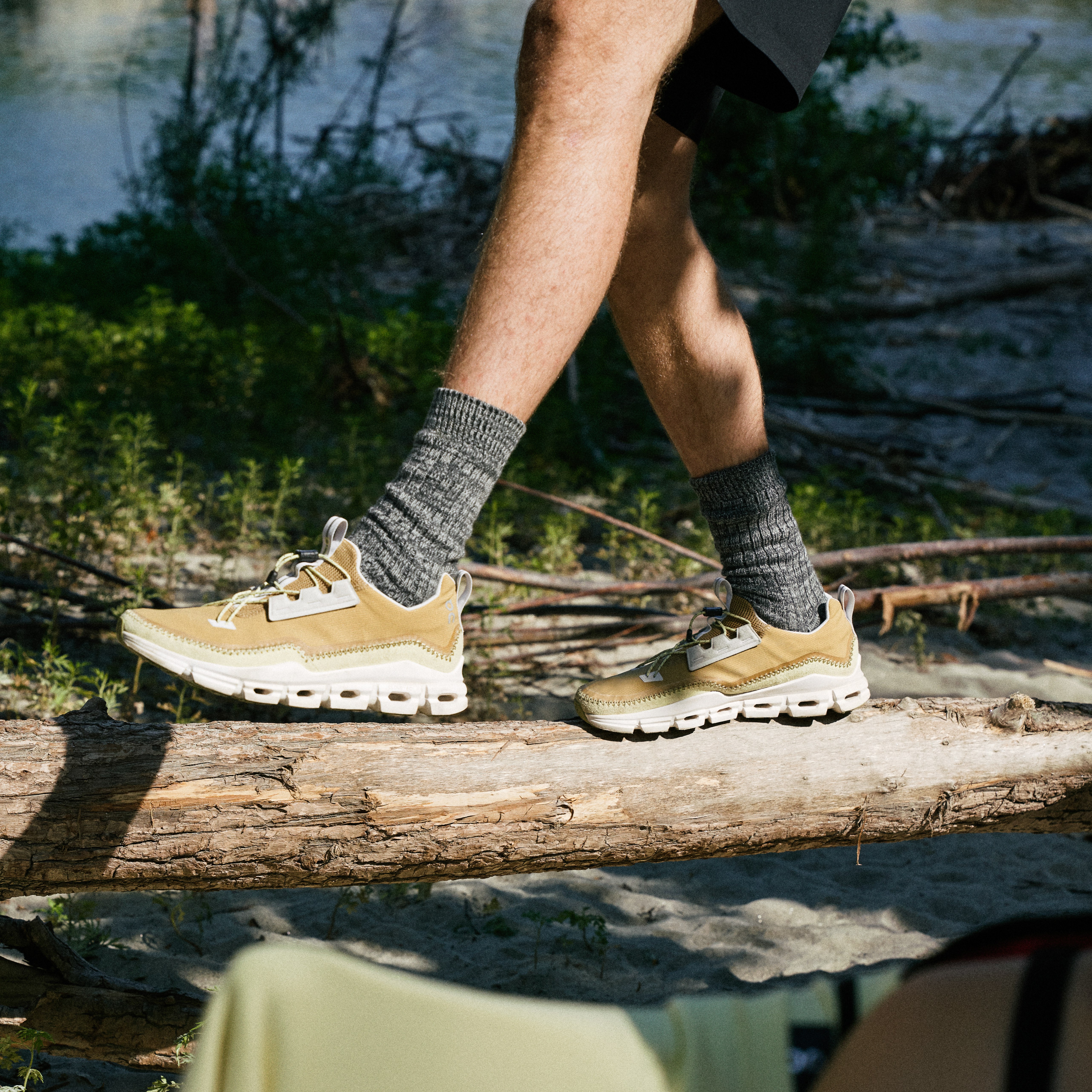 On Cloudaway - Bronze/White | undefined | Huckberry