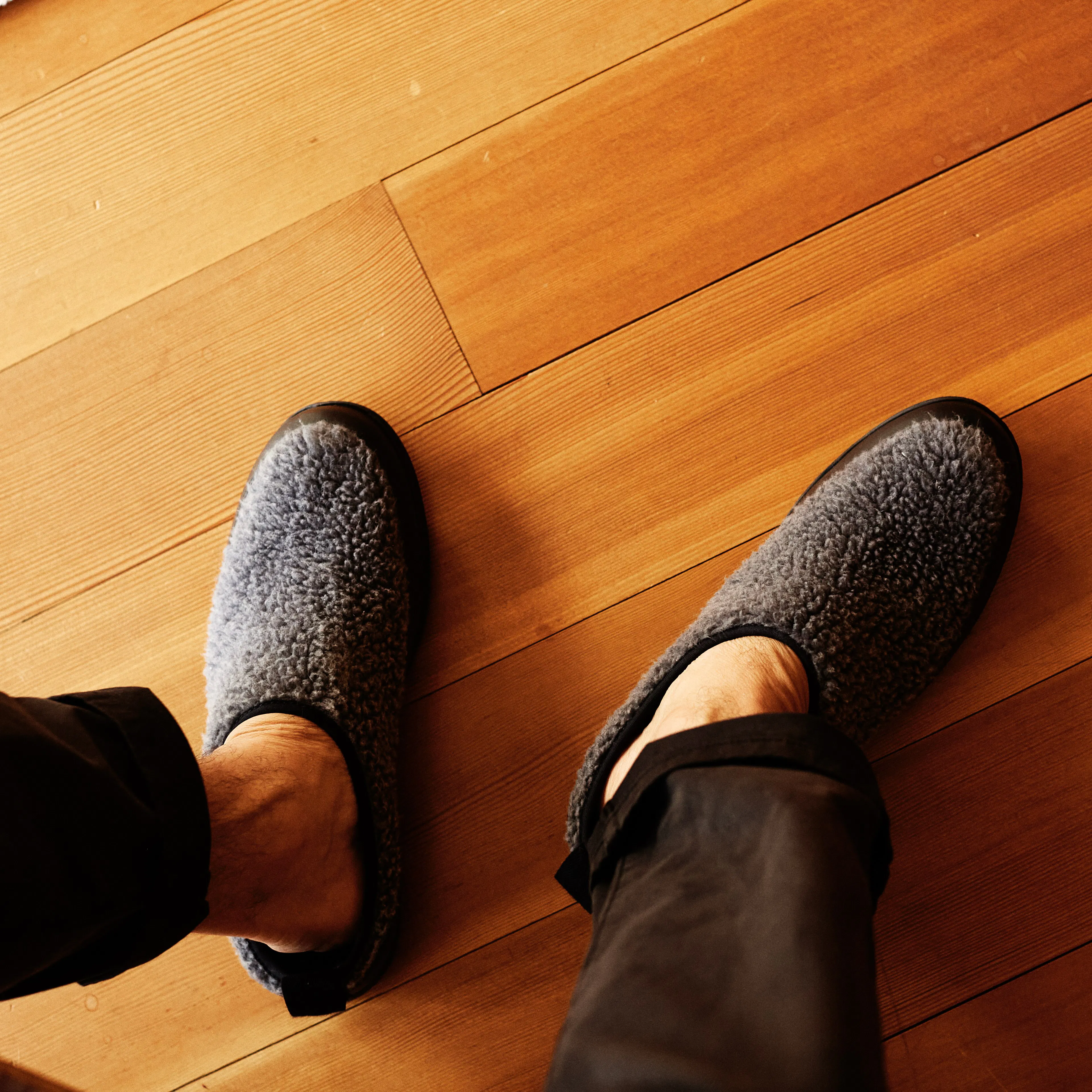 Huckberry GREYS Wool Pile Fleece Sherpa Mule Outdoor/indoor Men’s US 11 Gray New Greys Wool Mule Slipper - Chocolate | Slippers | Huckberry main image 4