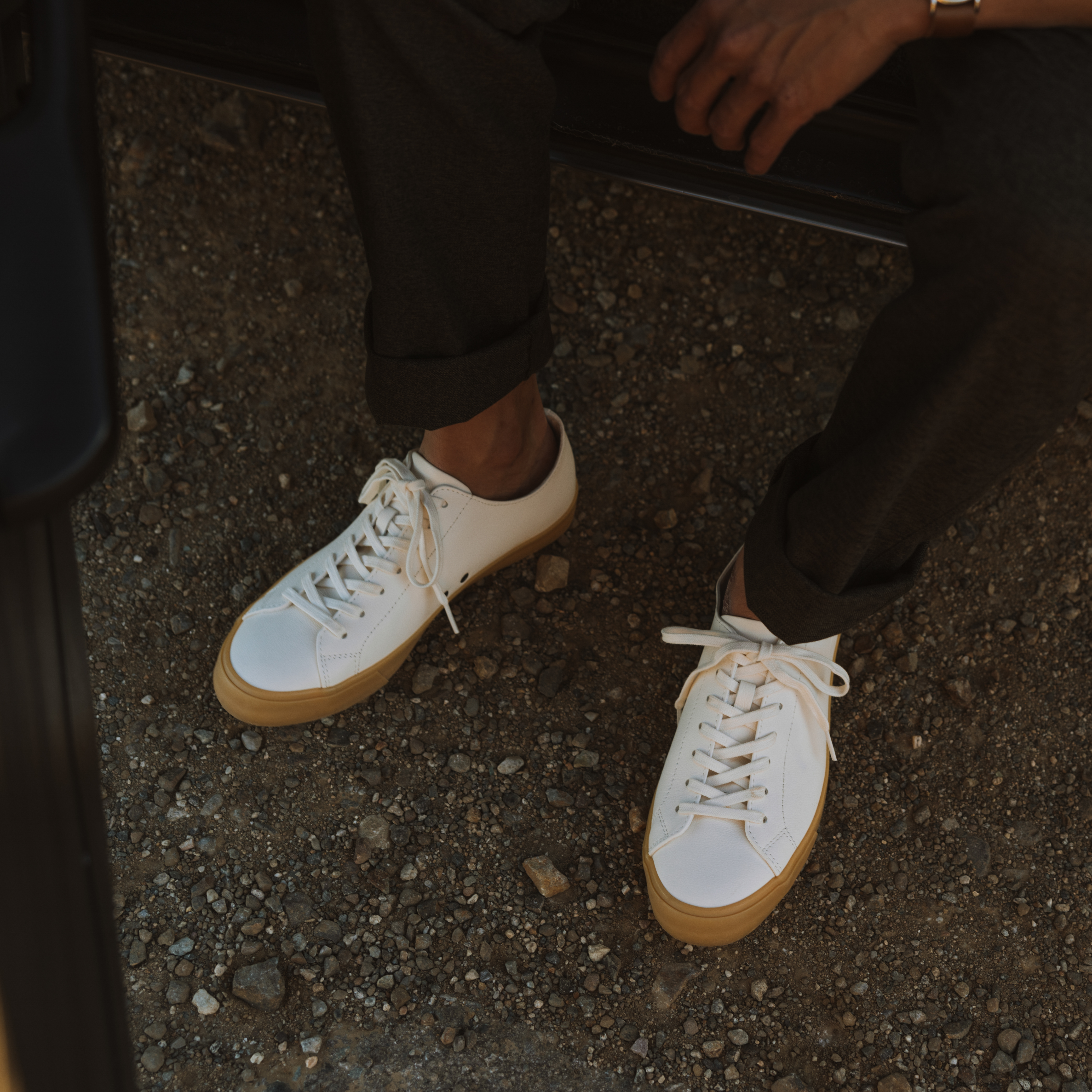 seavees white leather