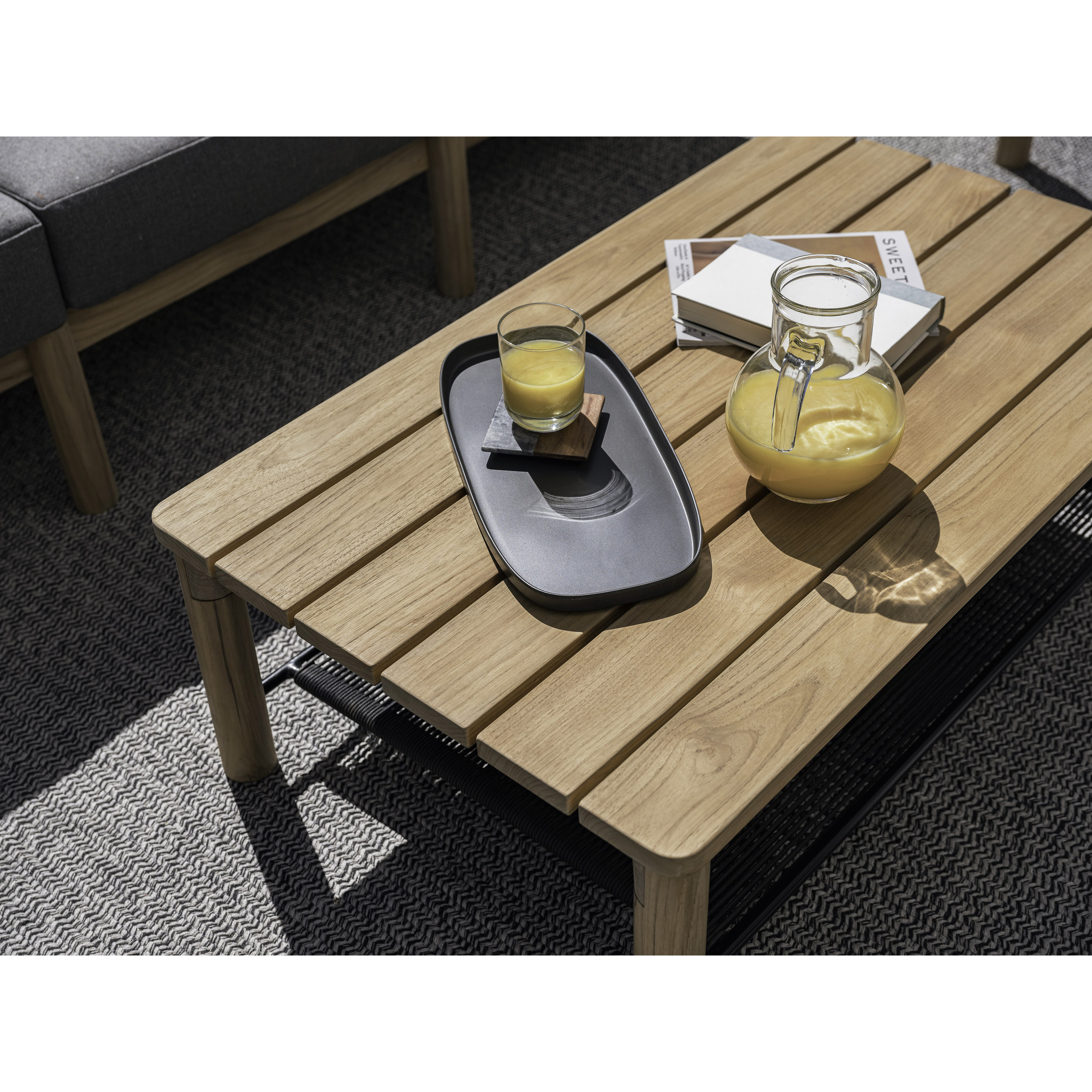 セレモニーターフィー Neighbor The Outdoor Coffee Table - Teak | Furniture | Huckberry