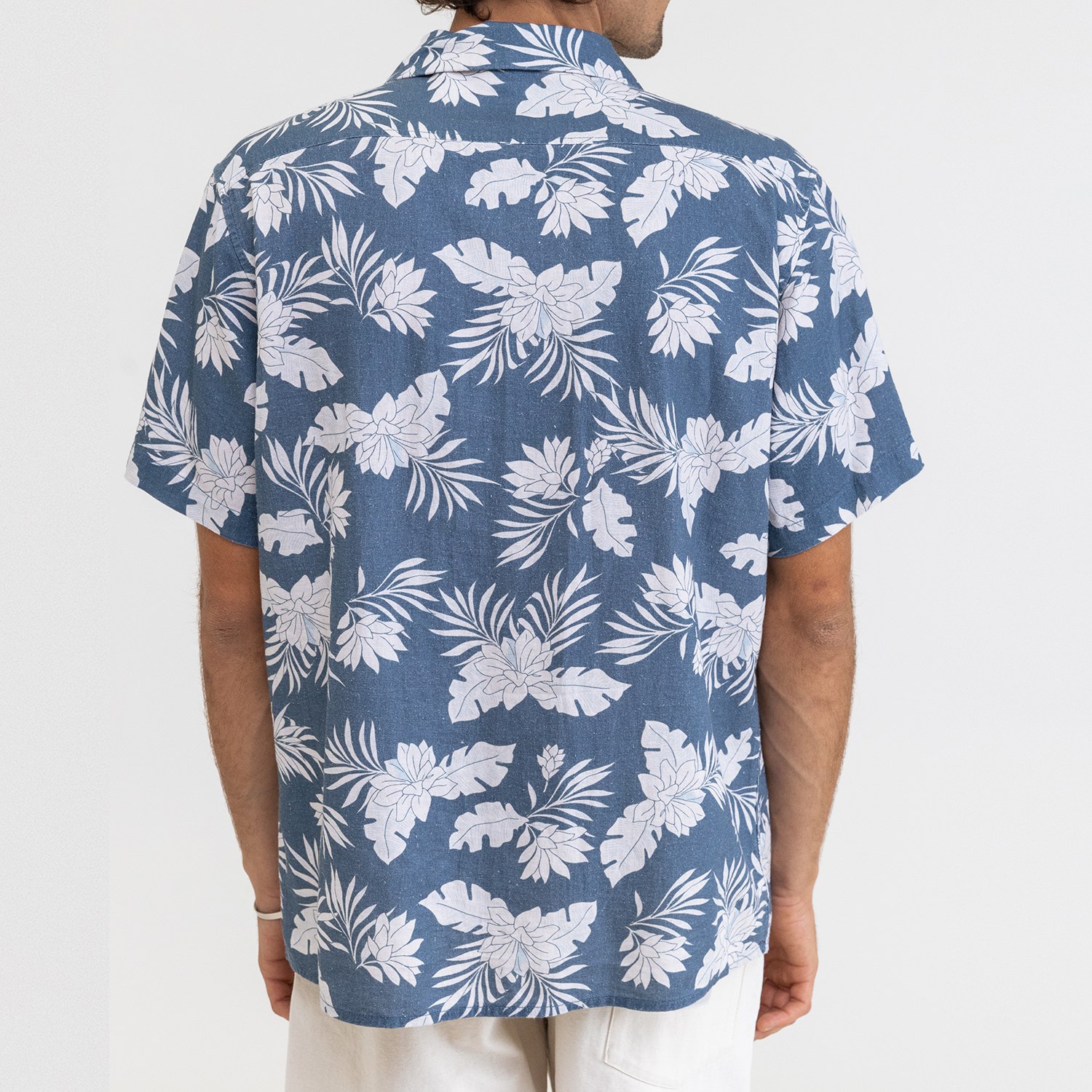 14 Best Hawaiian Shirts For Men 2023 - Cool Aloha Shirts for Men