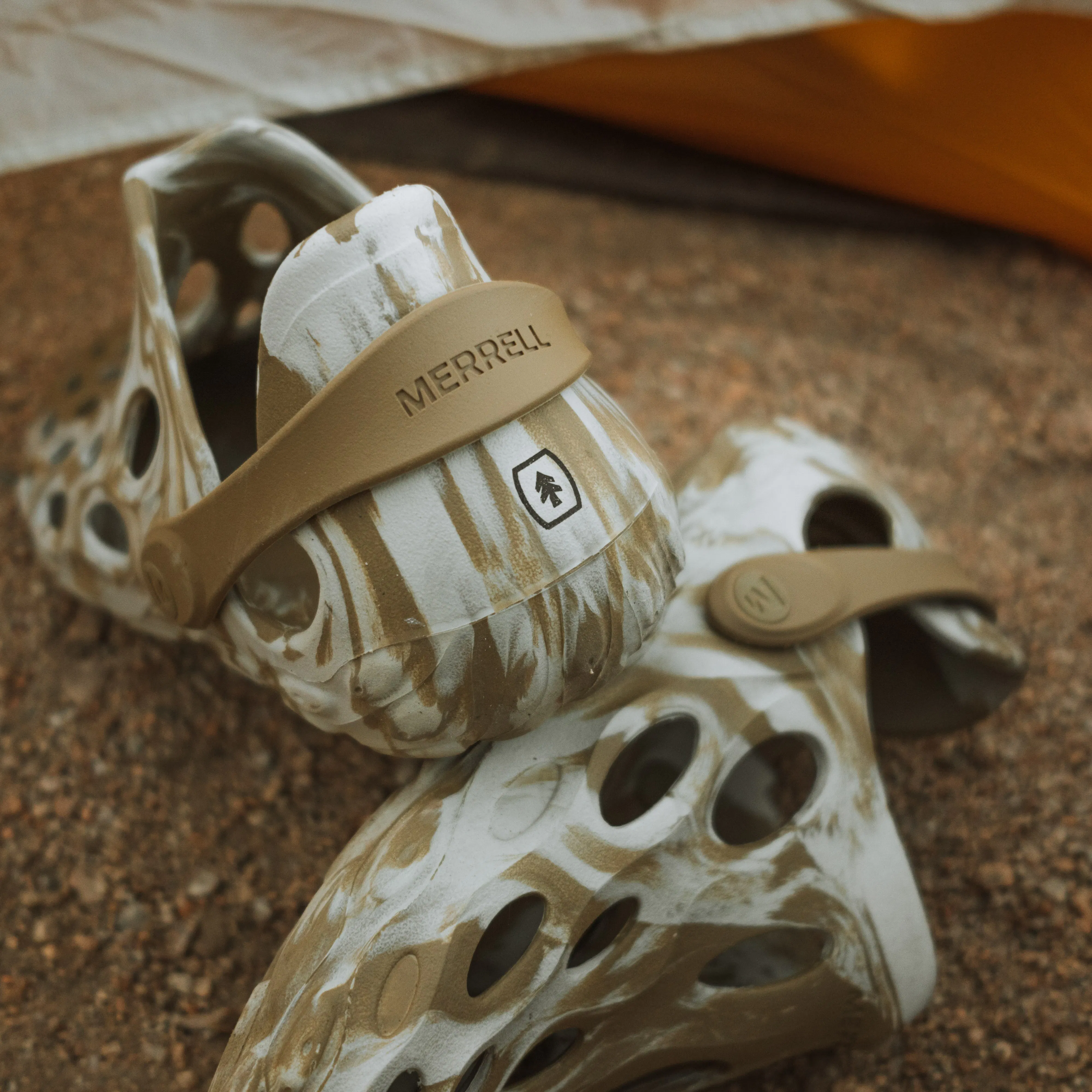 Merrell Huckberry x Merrell Hydro Moc - Coyote/Silver | Sandals