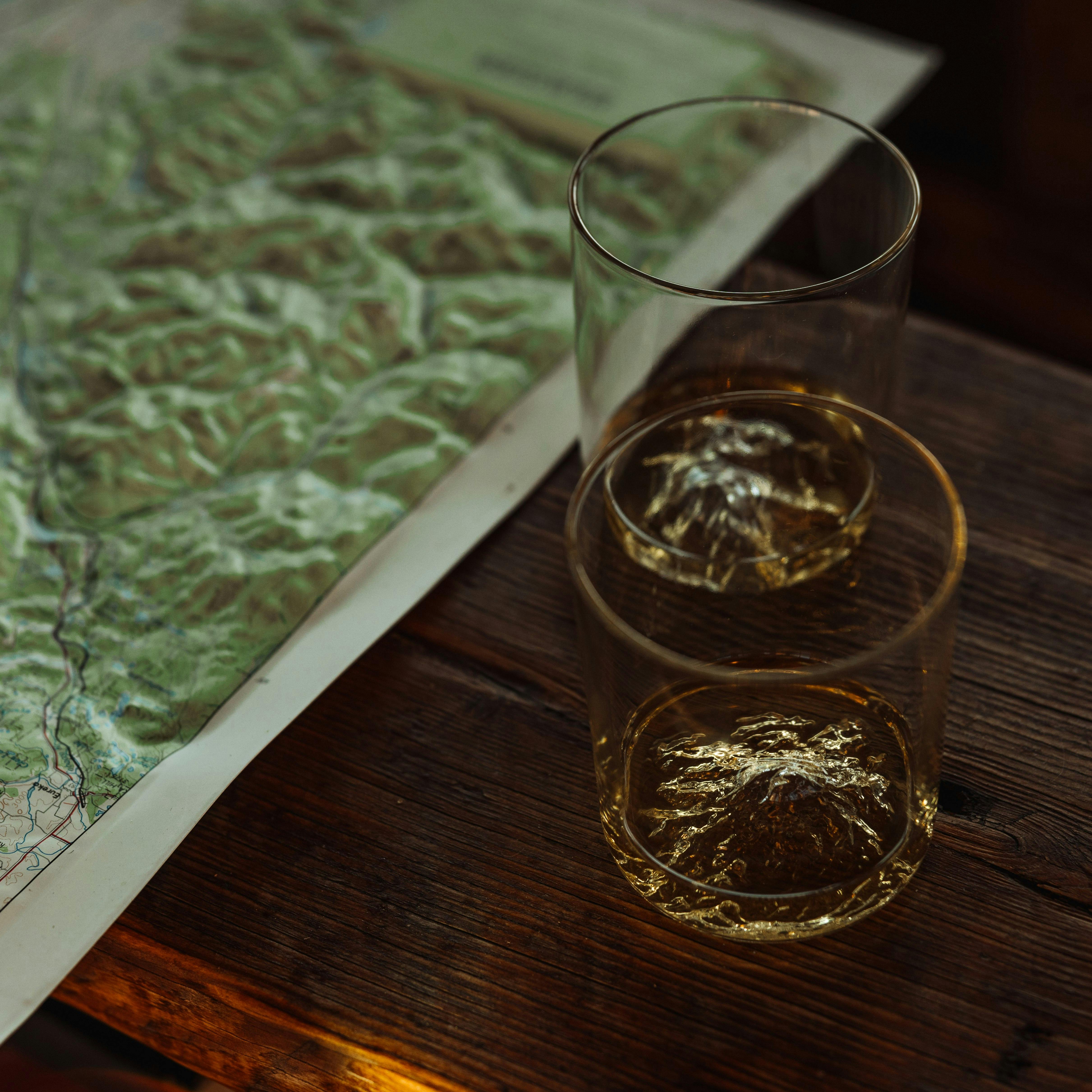 Whiskey Peaks American Mountains - Set of 4 Whiskey Glasses - American  Mountains, Bar & Entertainment
