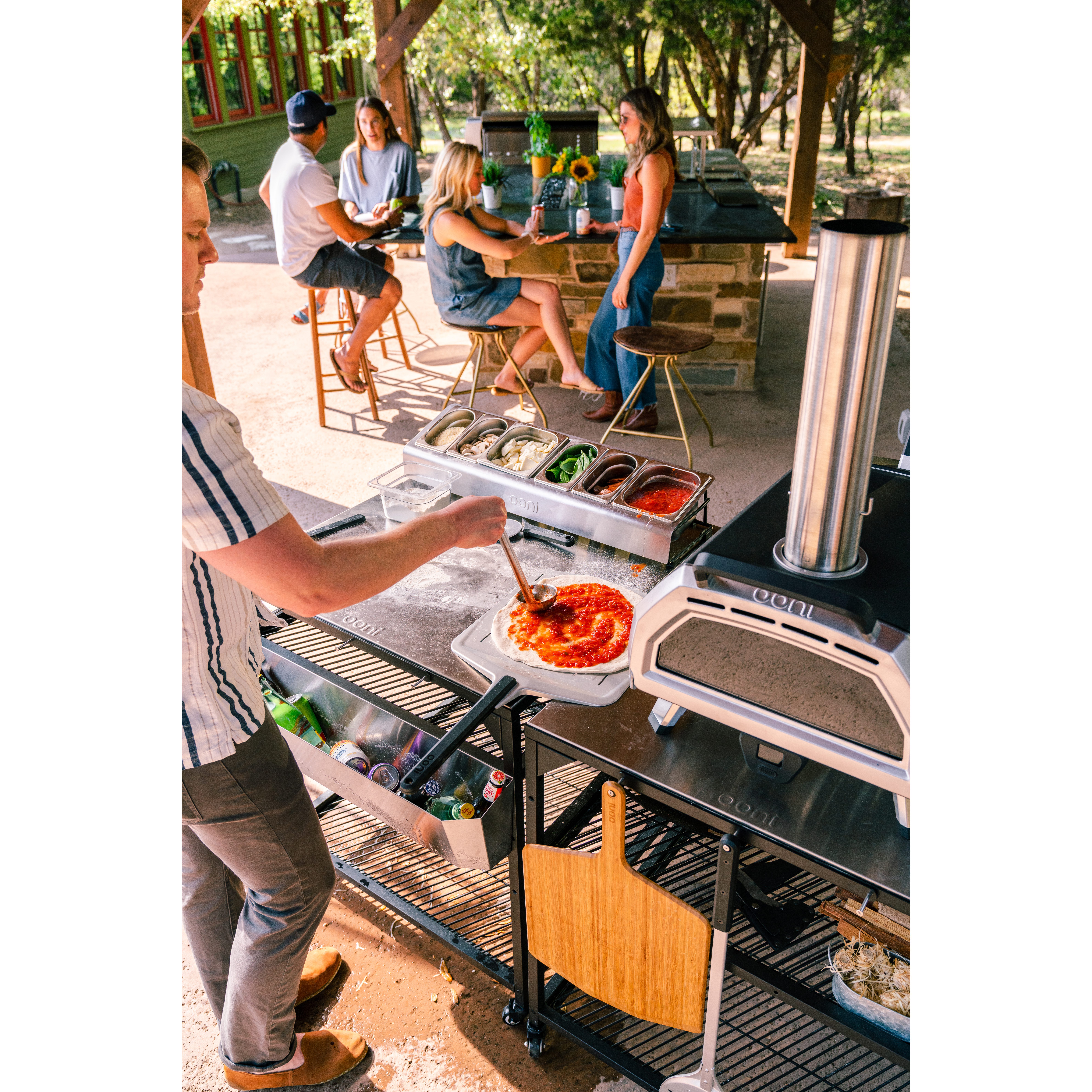 Ooni Ooni Karu 16 Wood and Charcoal-Fired Portable Pizza Oven