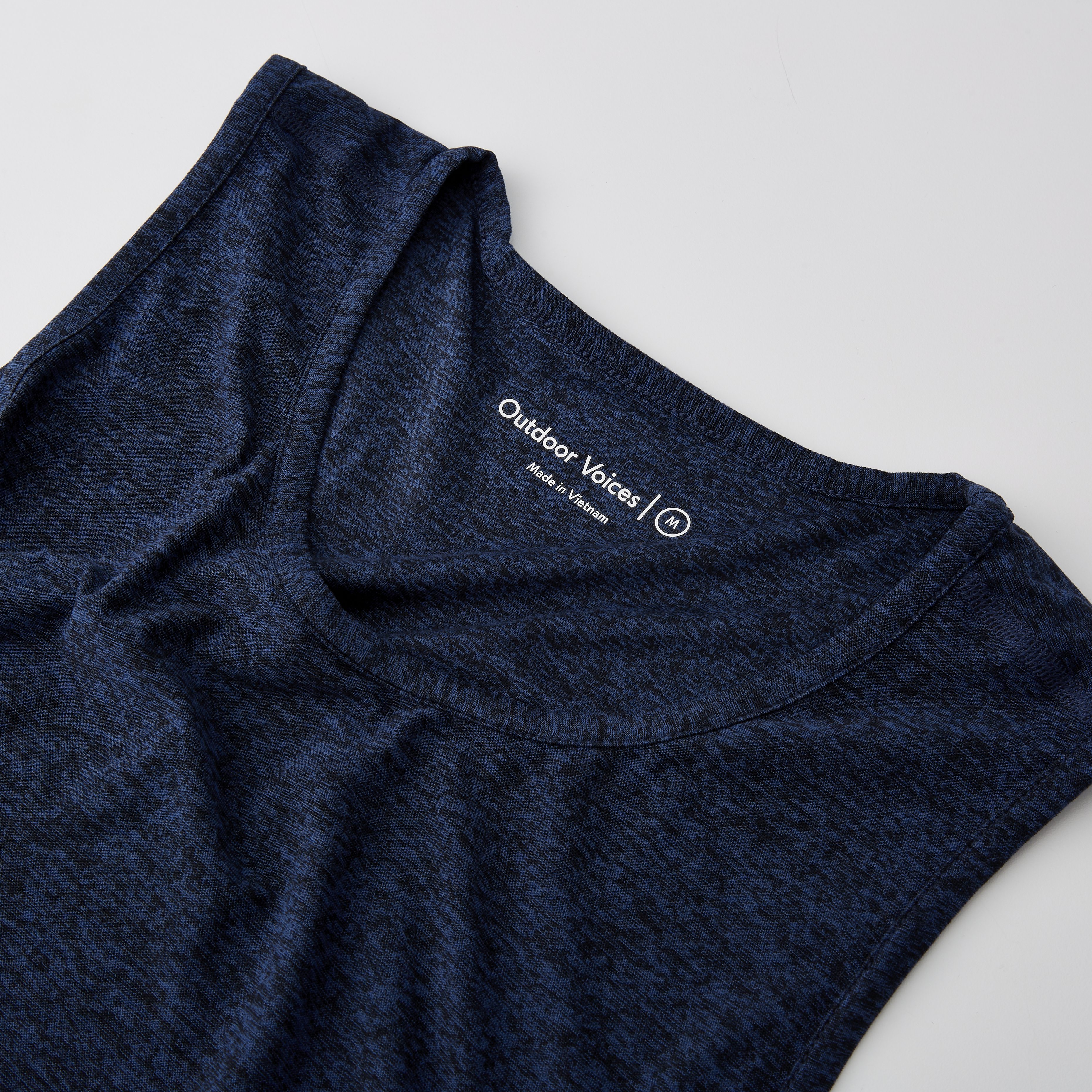 【関税込み】Outdoor Voices ブルー CloudKnit Tシャツ Blue CloudKnit Long Sleeve T-Shirt by Outdoor Voices on Sale