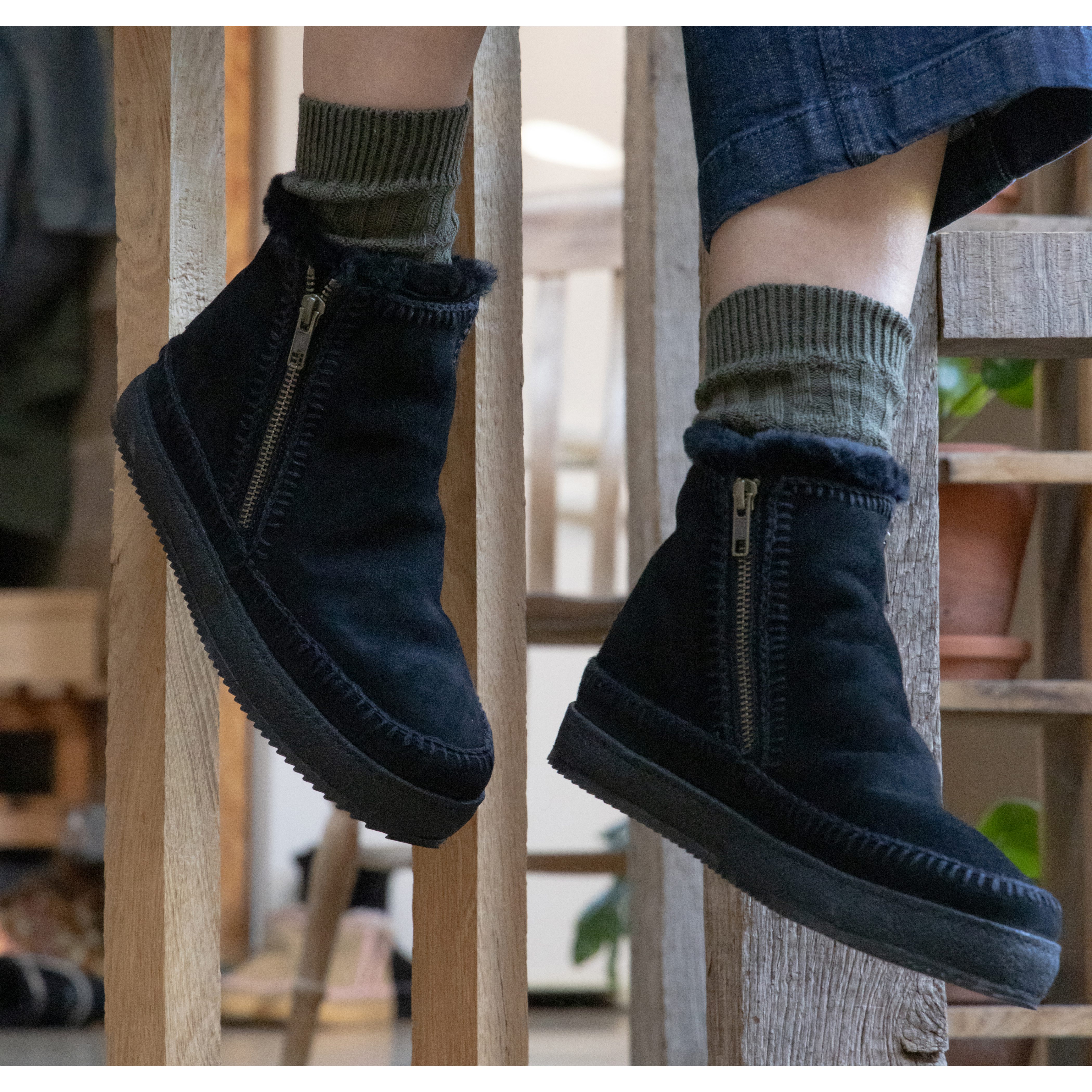 Laid Back London Women's Setsu Crochet Side Zip Ankle Boot - Black