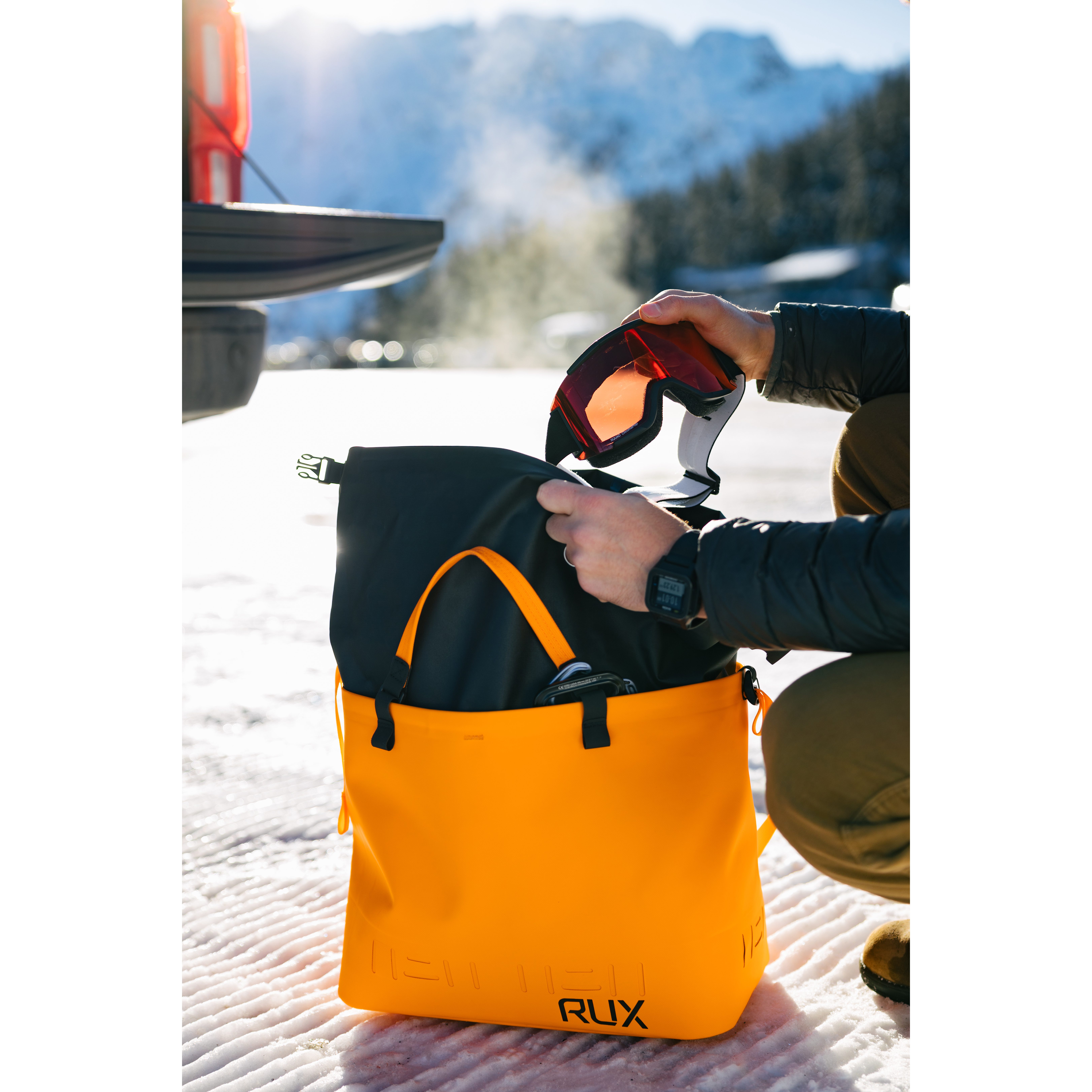 Buy Dry Bag, 5L 10L 20L 30L Waterproof Dry Bag/Sack Waterproof Bag with  Waterproof Phone Case Long Adjustable Strap for Kayaking Boat Tour Canoe,  Fishing, Rafting, Swimming, Snowboarding Online at Low Prices