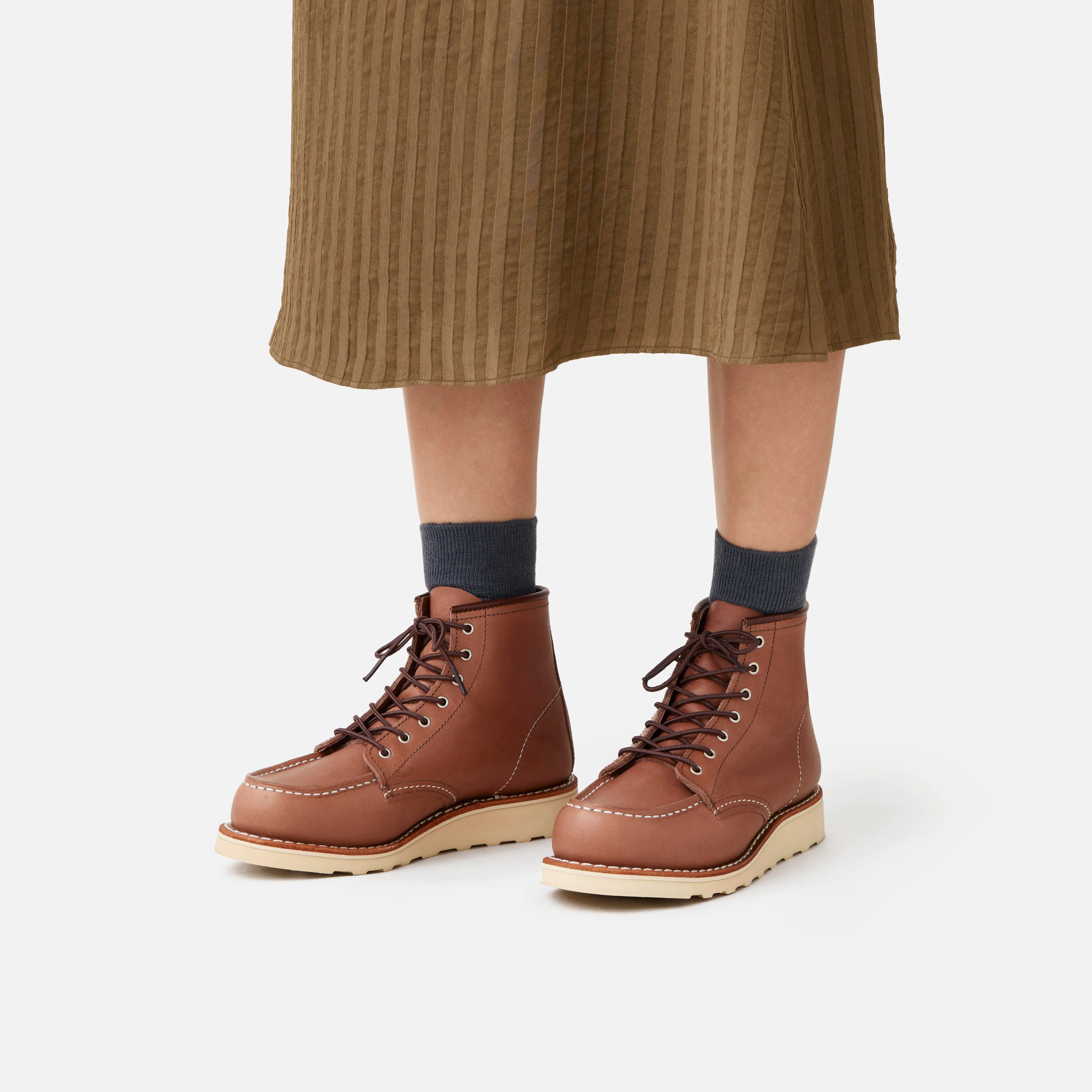 Red Wing Heritage Women's 6-Inch Classic Moc Boot - Mocha Legacy