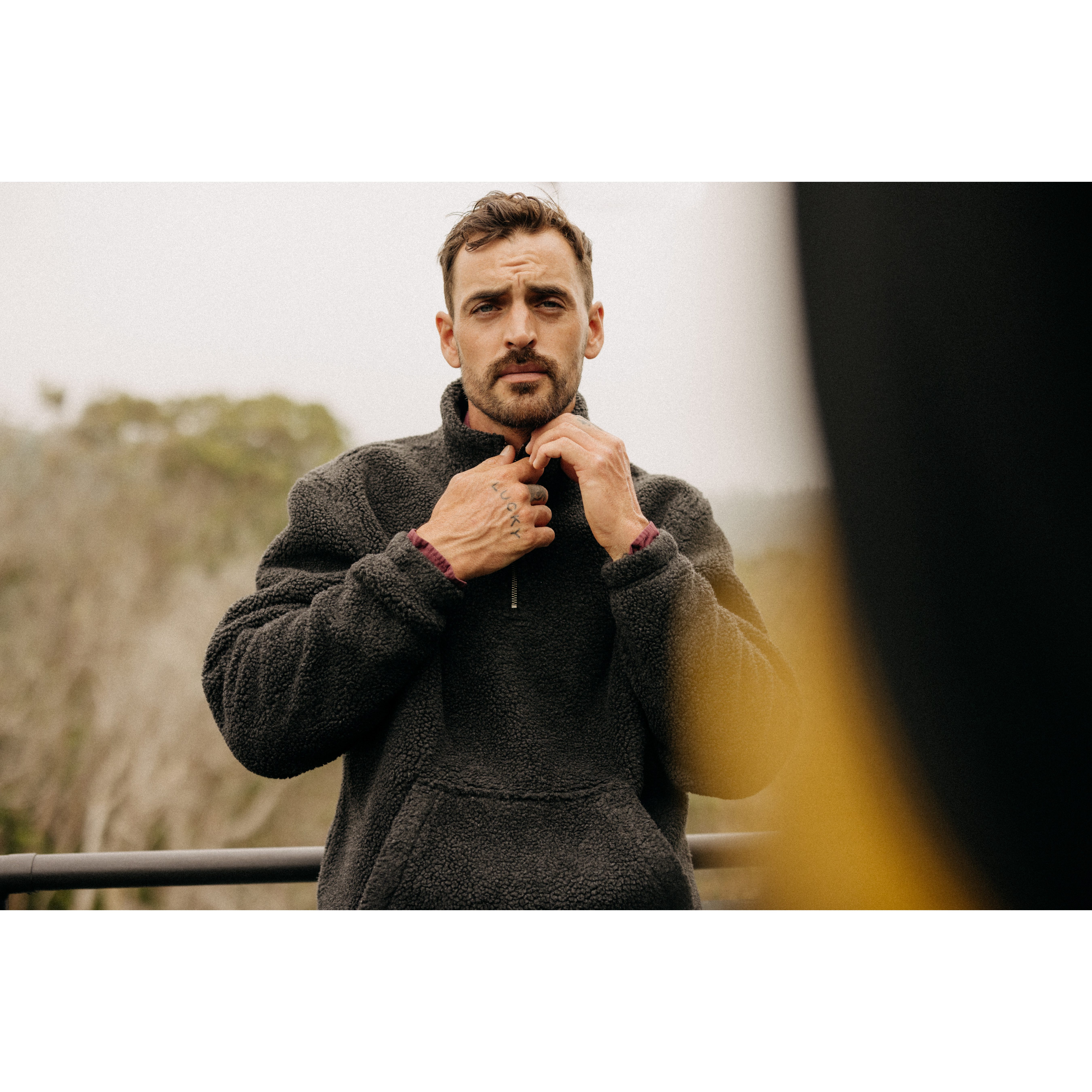 Taylor Stitch The Nomad Fleece Pullover - Charcoal Heather