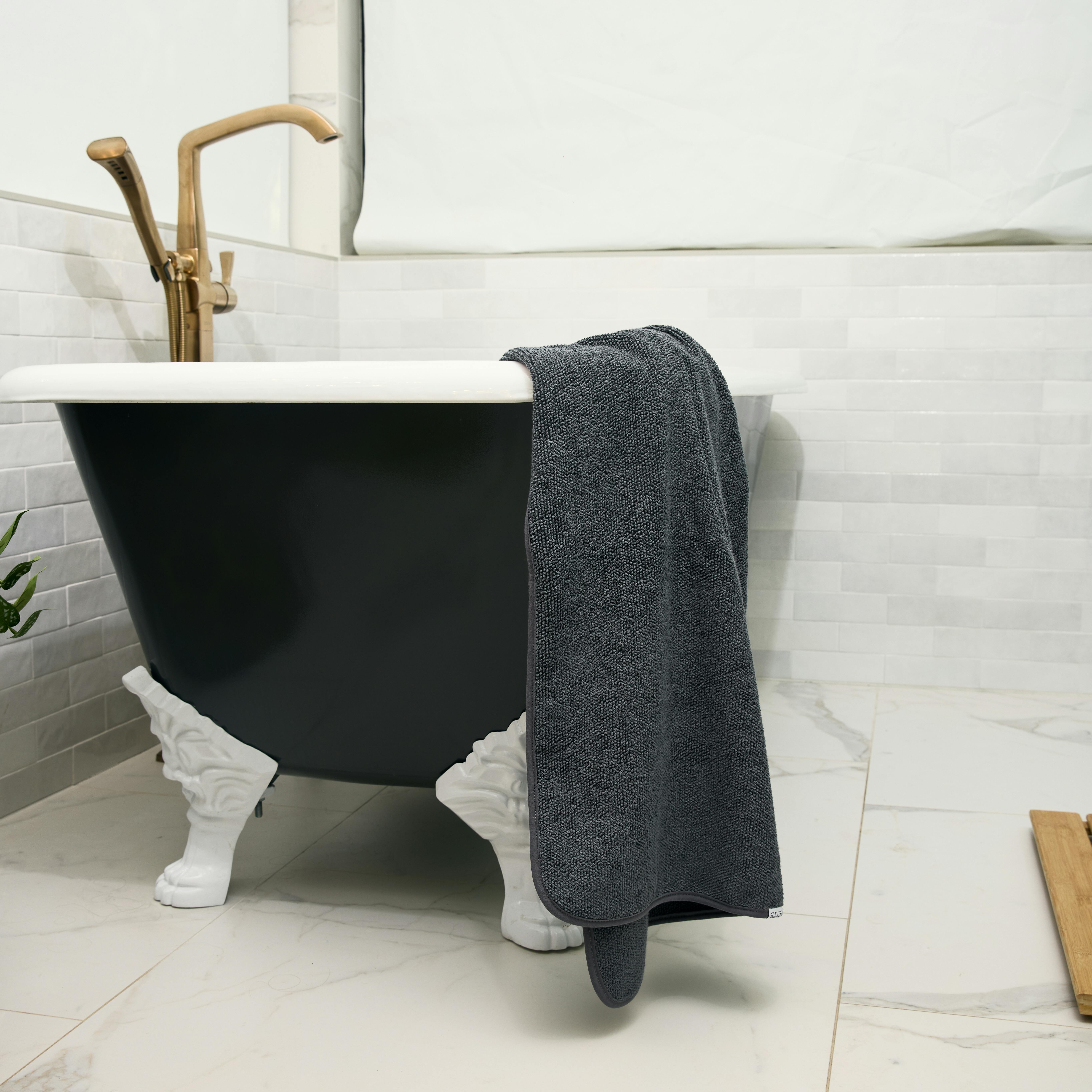 Black & White Pebbles Bath Towel – Kip&Co USA