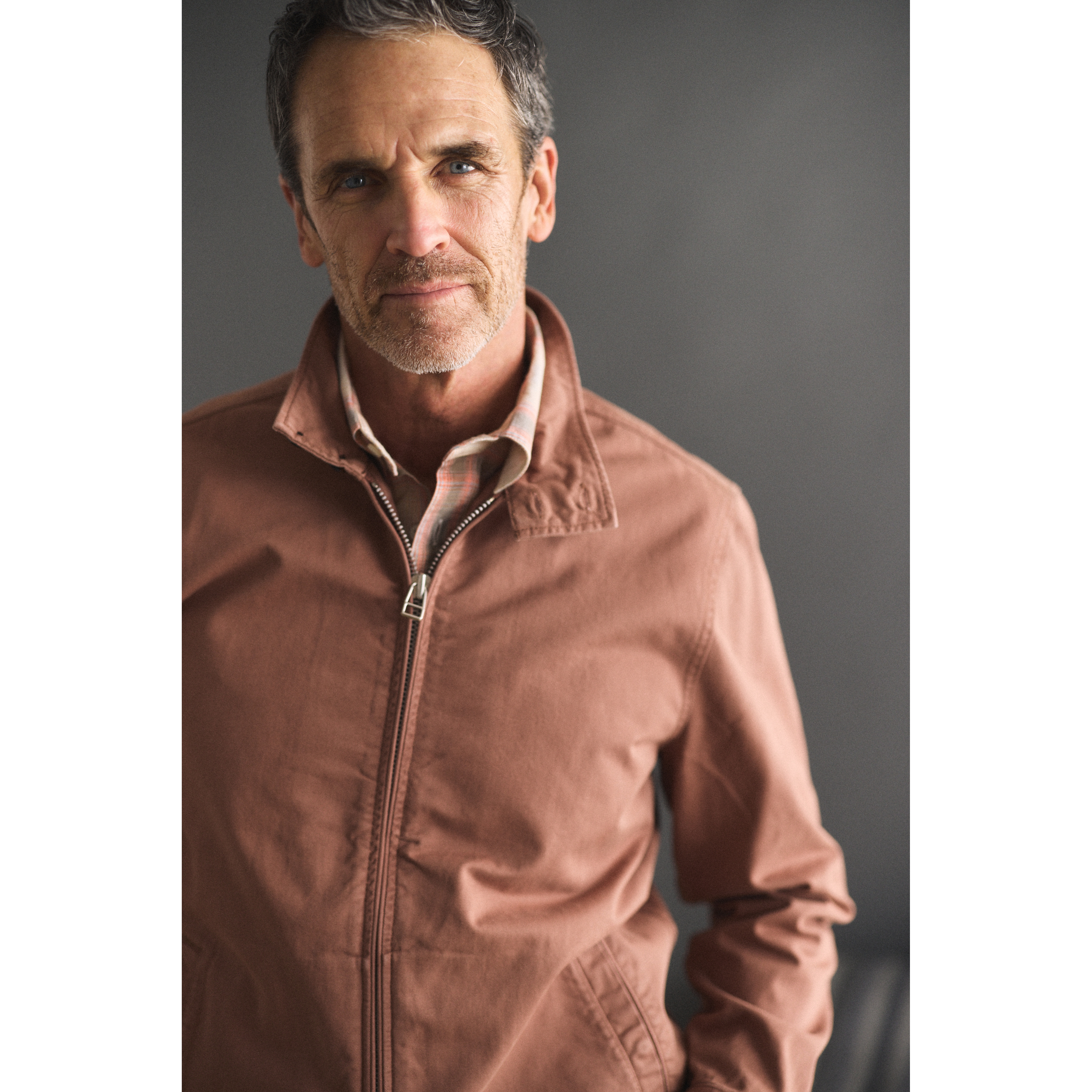TAYLOR STITCH ワックスコットンジャケット The Insulated Bomber Jacket in Coal Dry Wax | Taylor Stitch