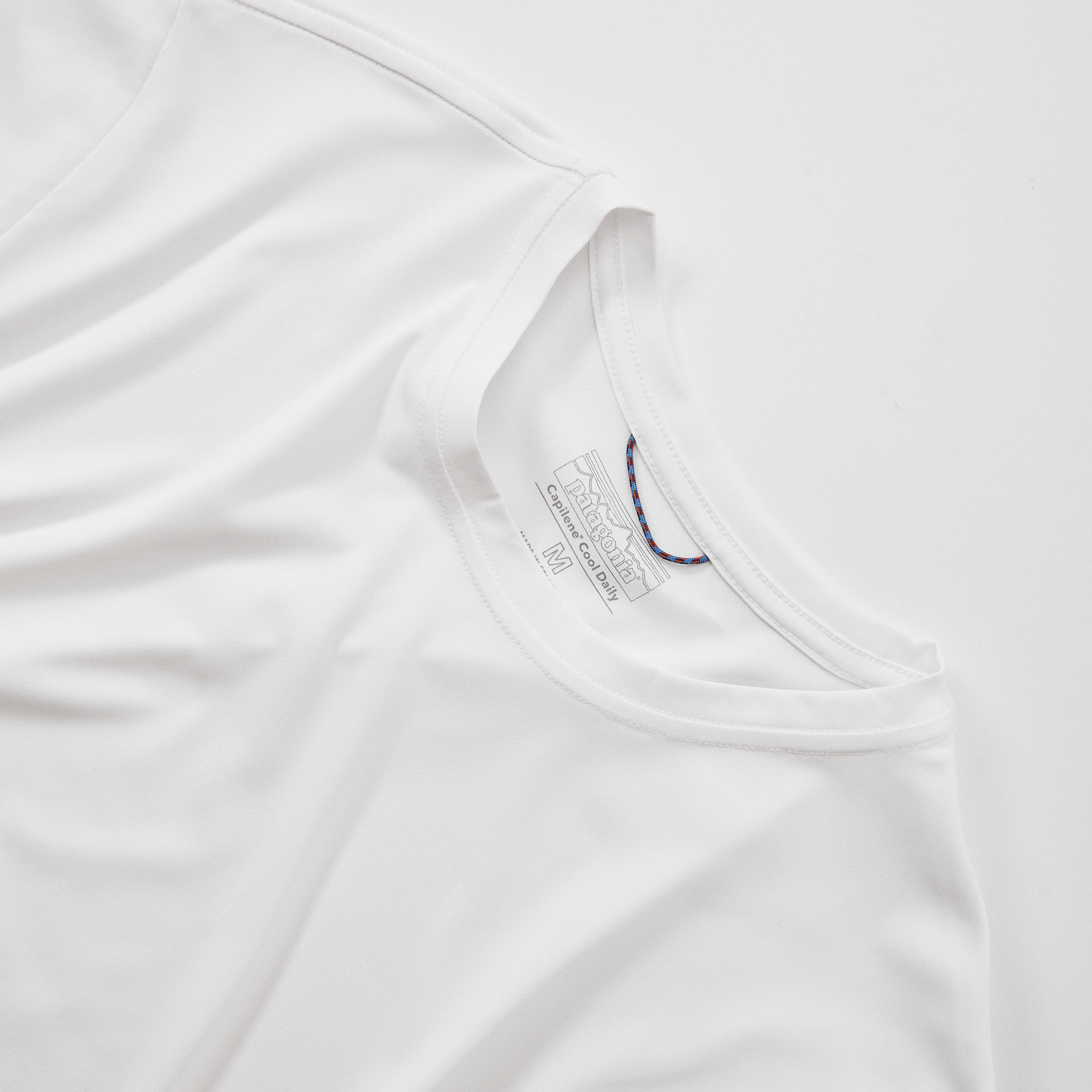 patagonia Capilene Cool Daily XS ホワイト Patagonia Long-Sleeved Capilene Cool Daily Graphic Shirt