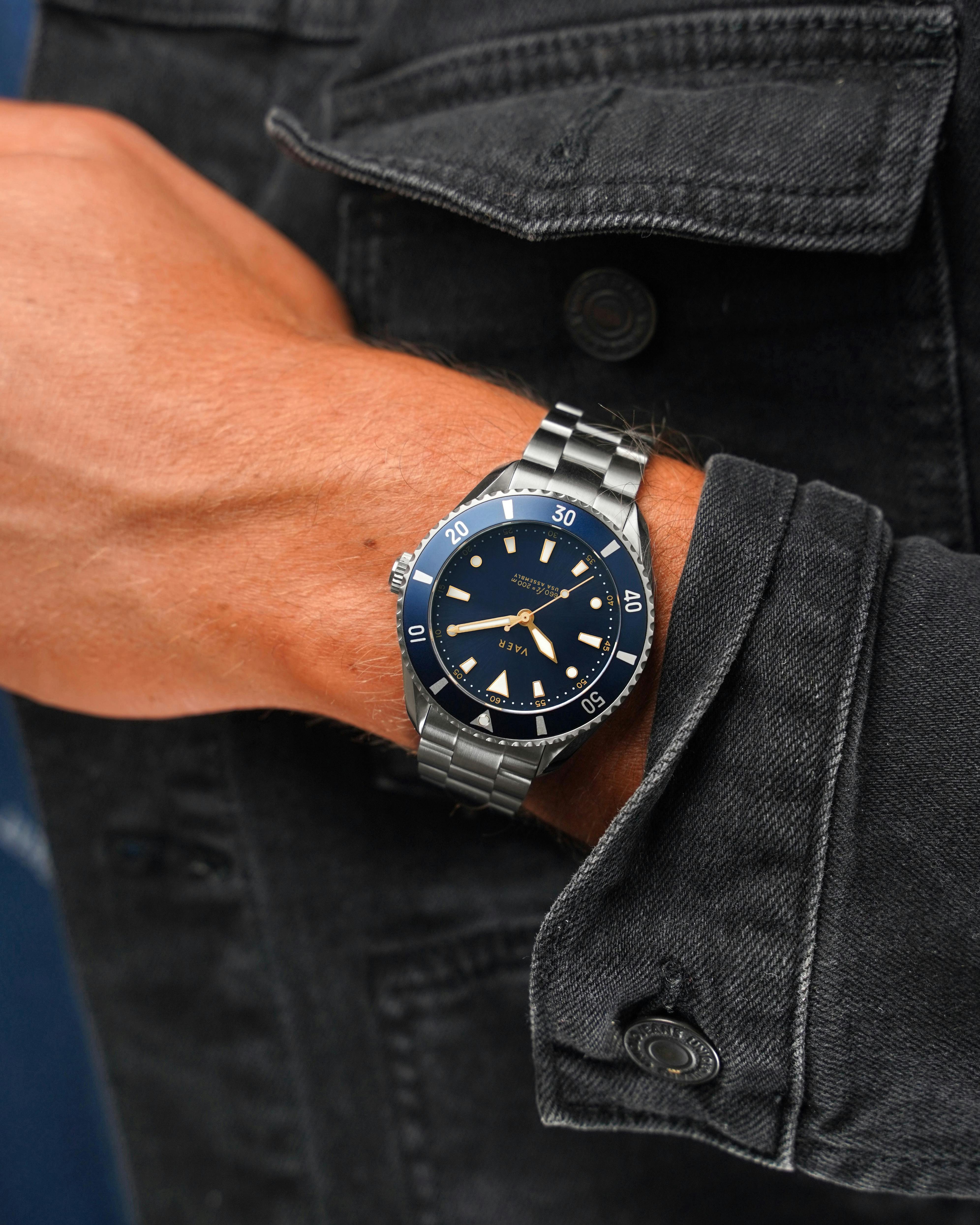VAER Watches D4 Meridian Solar 38mm Dive Watch Navy Dive