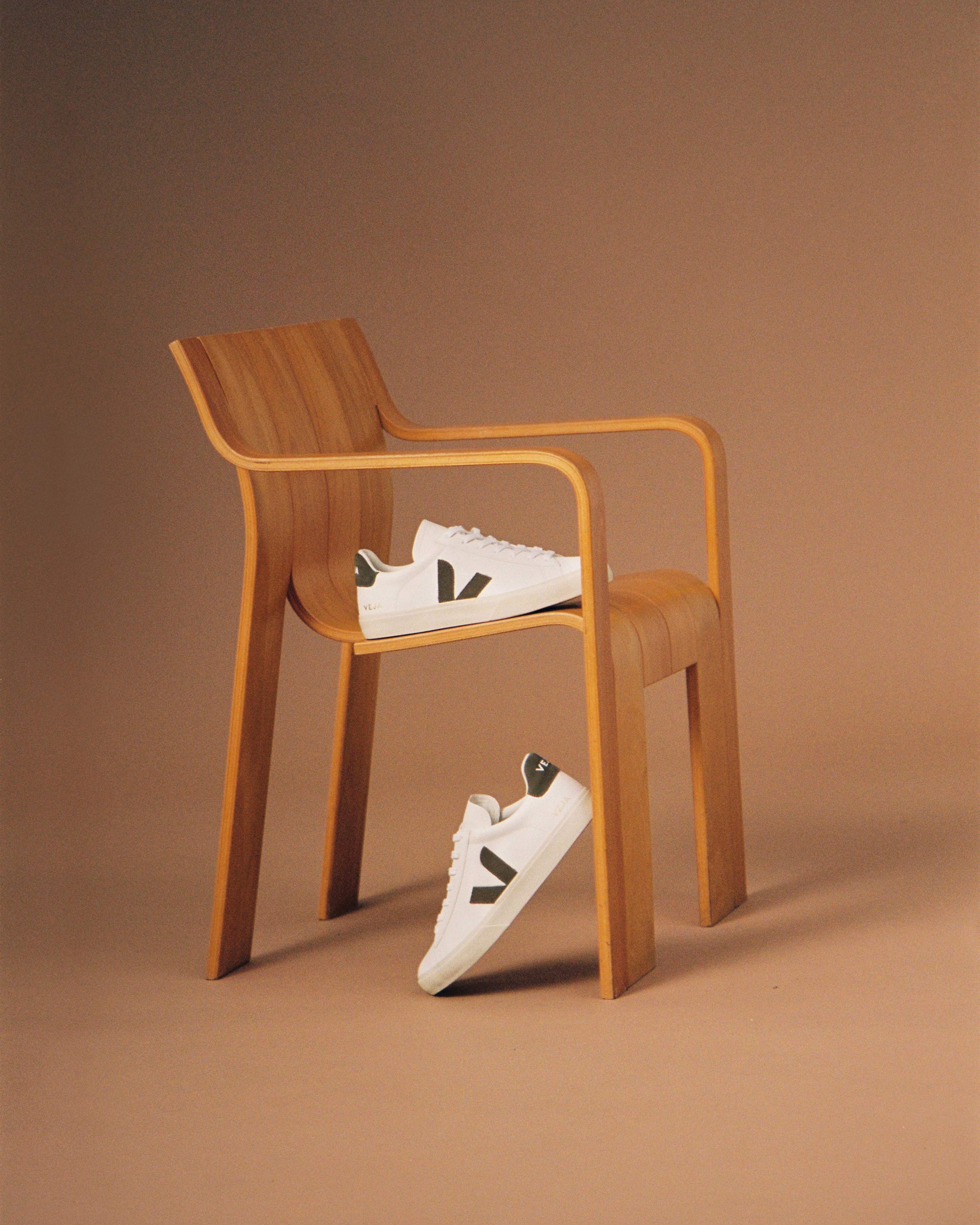 Veja Campo Leather Sneaker - Extra White/Khaki | Casual
