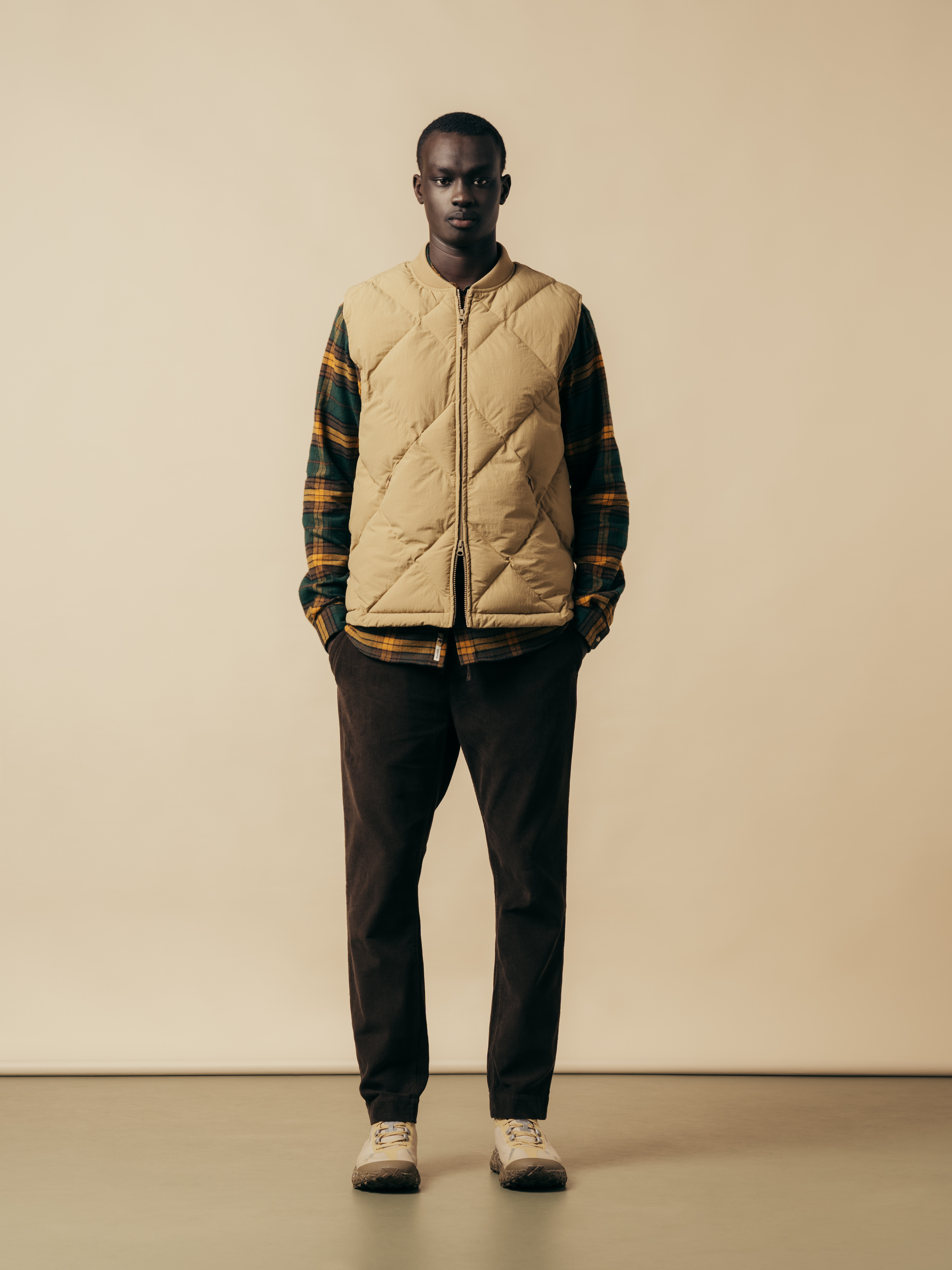 ジャケット・アウター YuyuuCOCOON COAT PADDING VEST Kestin Linton Padded Recycled Down Vest - Sand | Vests | Huckberry