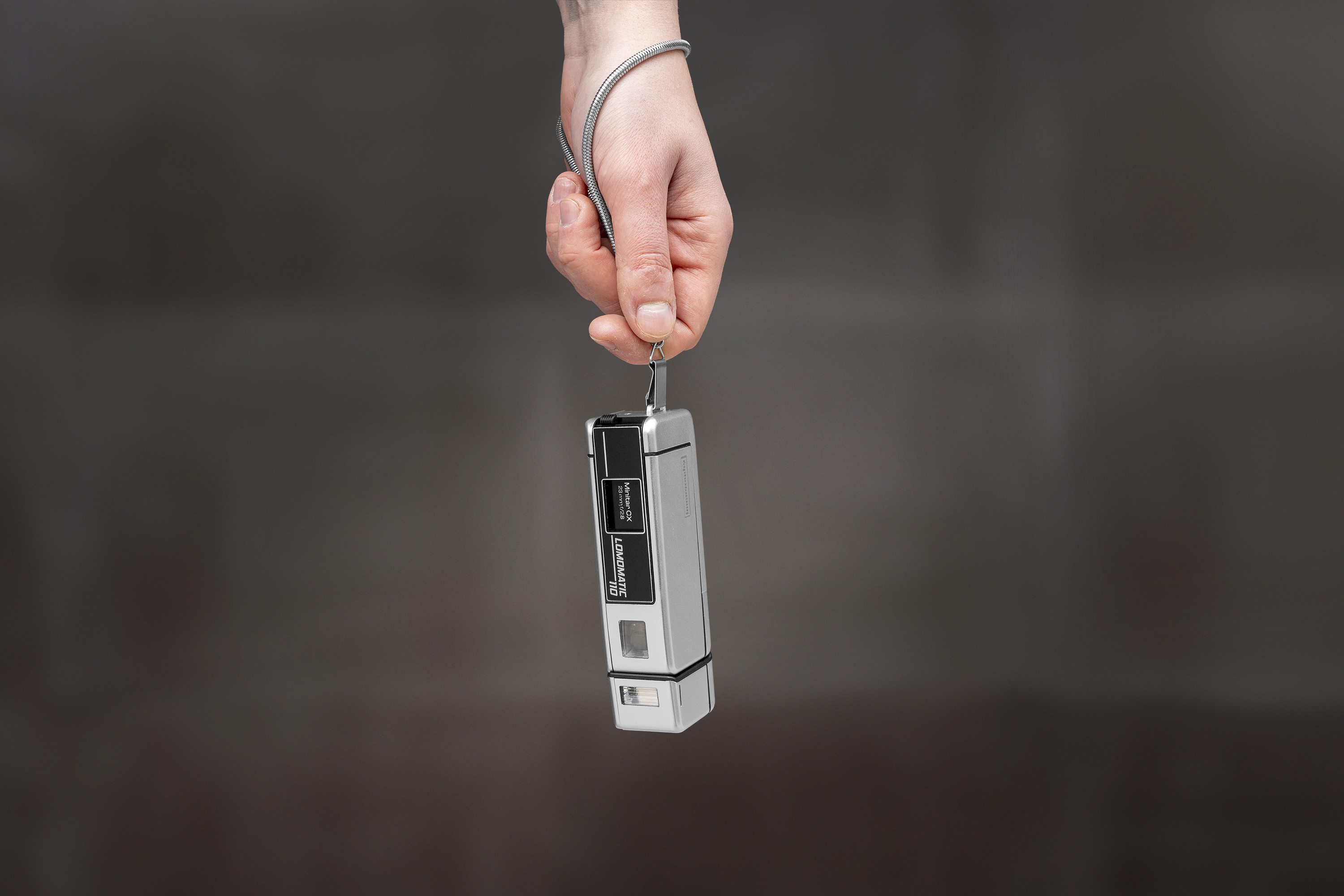 lomography lomomatic 110 lic silver他 Lomomatic 110 Camera & Flash Zebra Crossing – Lomography