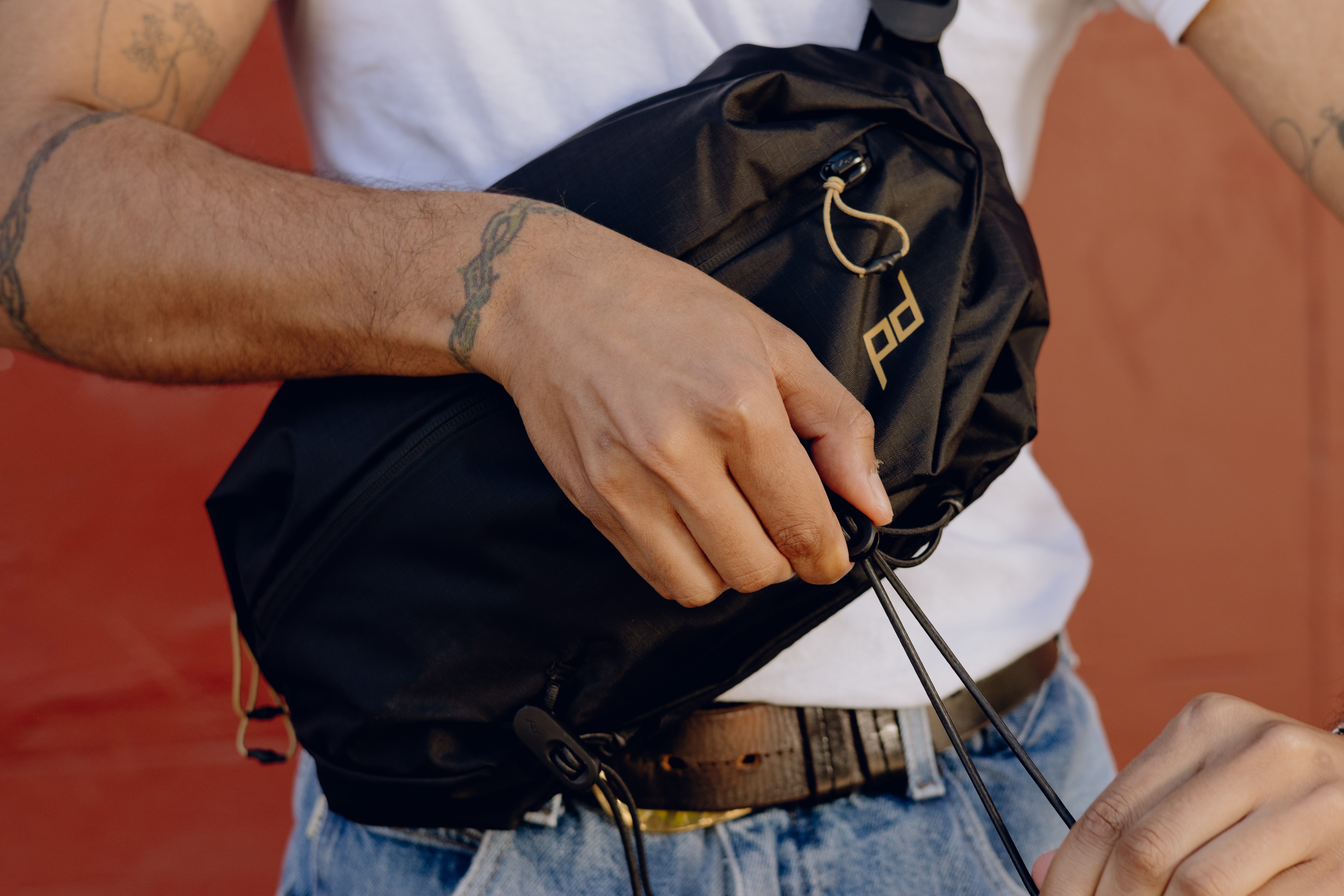 Peak Design Outdoor Sling - 7L - Black | Hip Packs & Slings