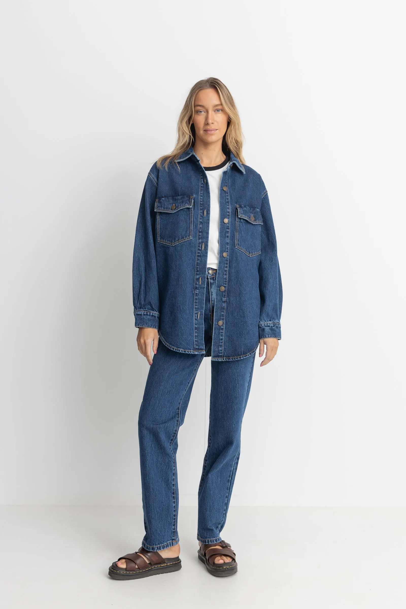 Roskiky Damesjas, oversized button up, gefrayed hem, shacket, lange mouwen, zakken, denim jeans jas, true black, 3XL