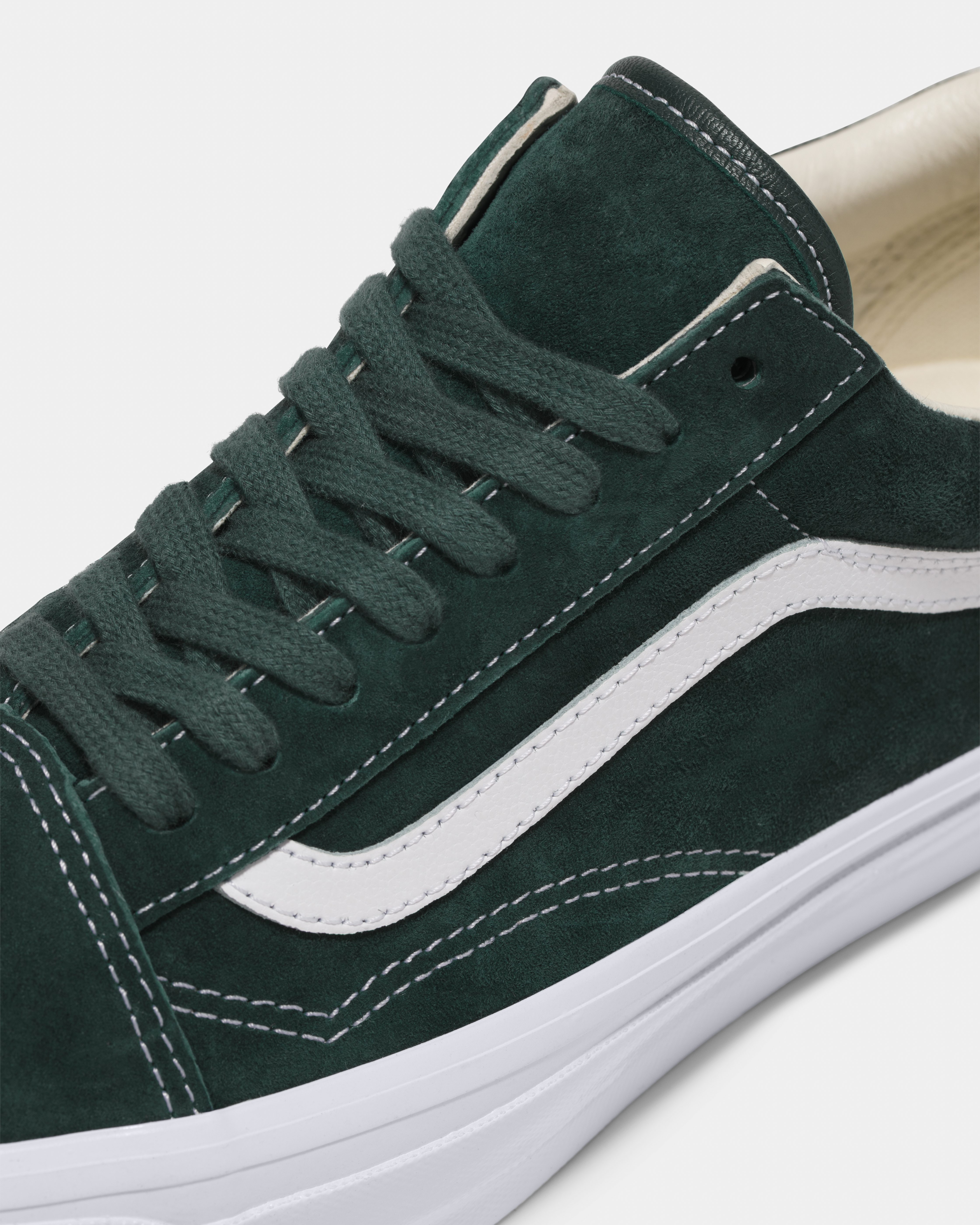 VANS★LX PIG SUEDE OLD SKOOL★スウェード★兼用★SCARAB Men's shoes Vans Old Skool LX Pig Suede Scarab | Footshop