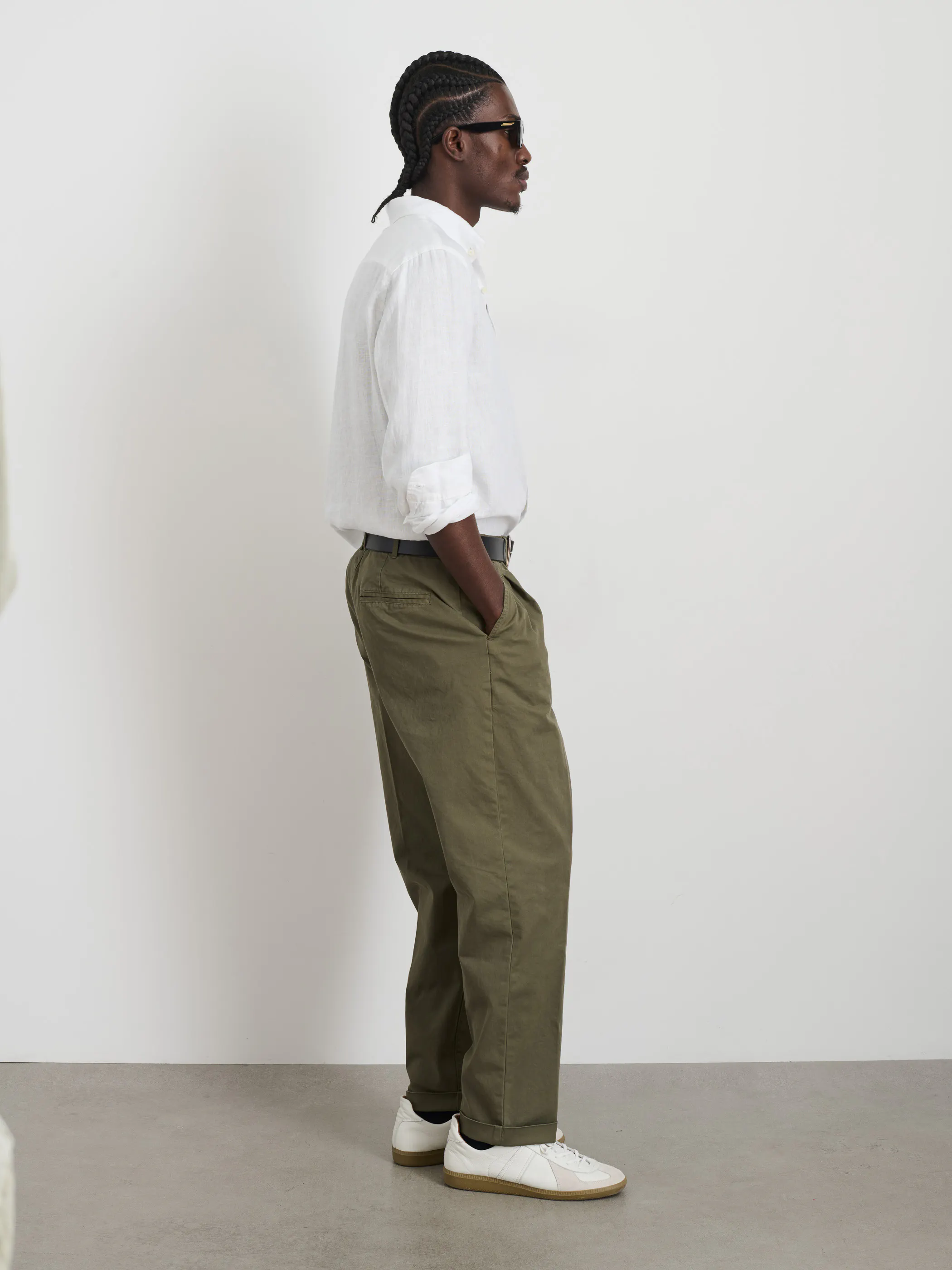 Alex Mill Standard Pleated Chino Pant - Antique Olive | Chino