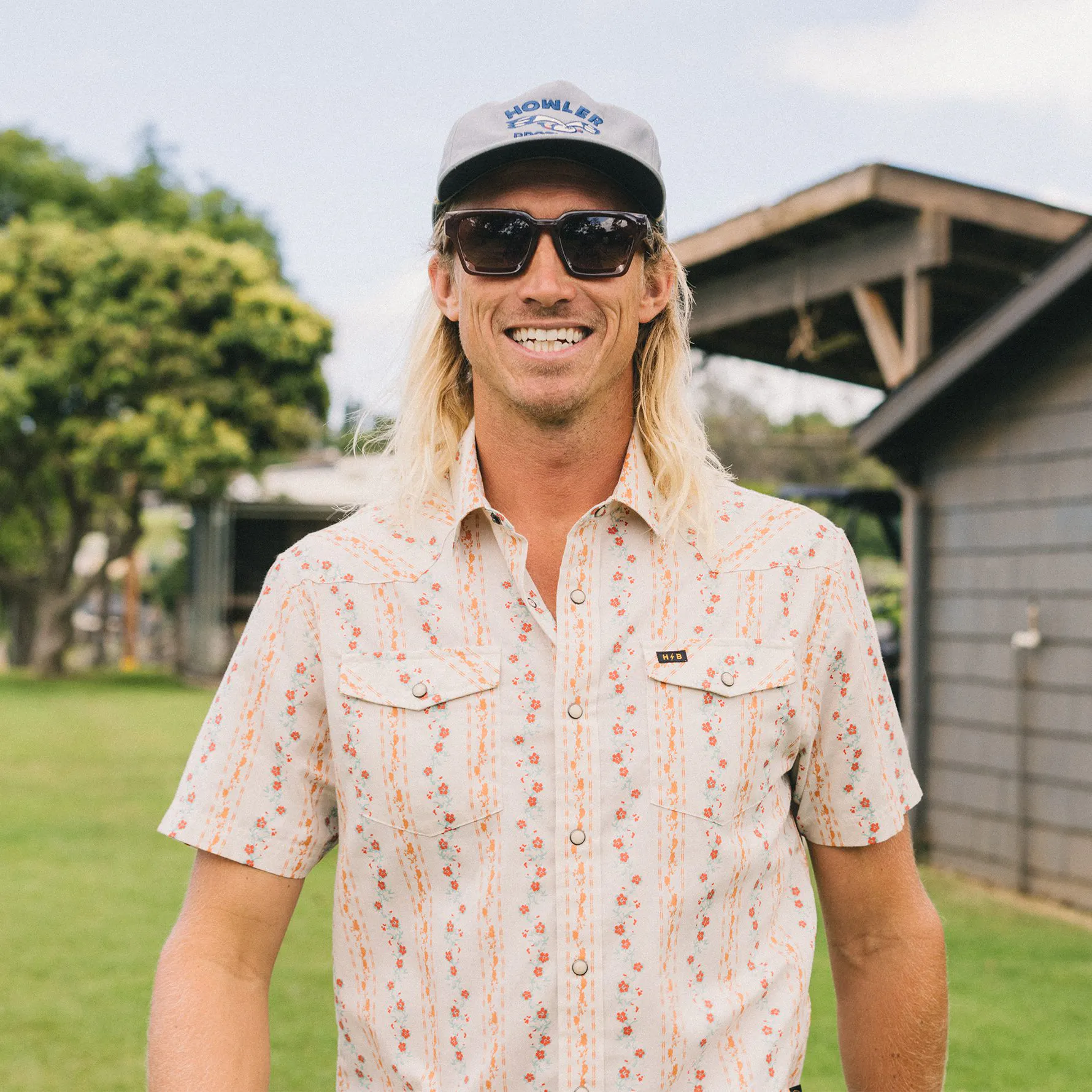 Howler Brothers H Bar B Short Sleeve Snapshirt - Hibiscus Ribbons