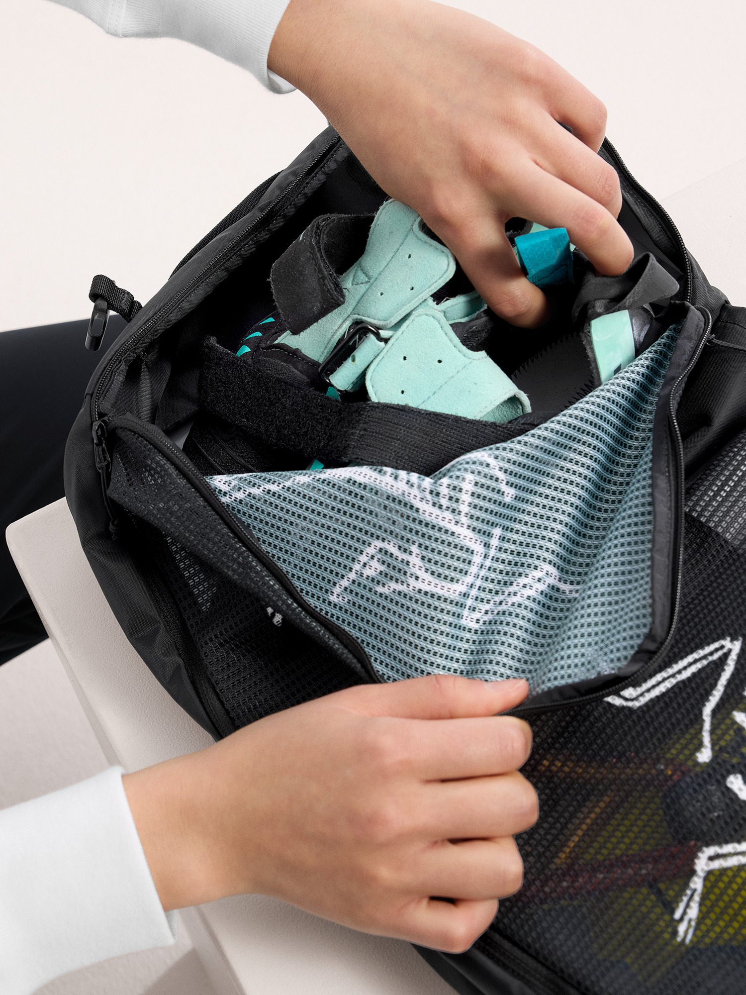 Arc'teryx Index 10 Gear Organizer - 24K Black | Packing