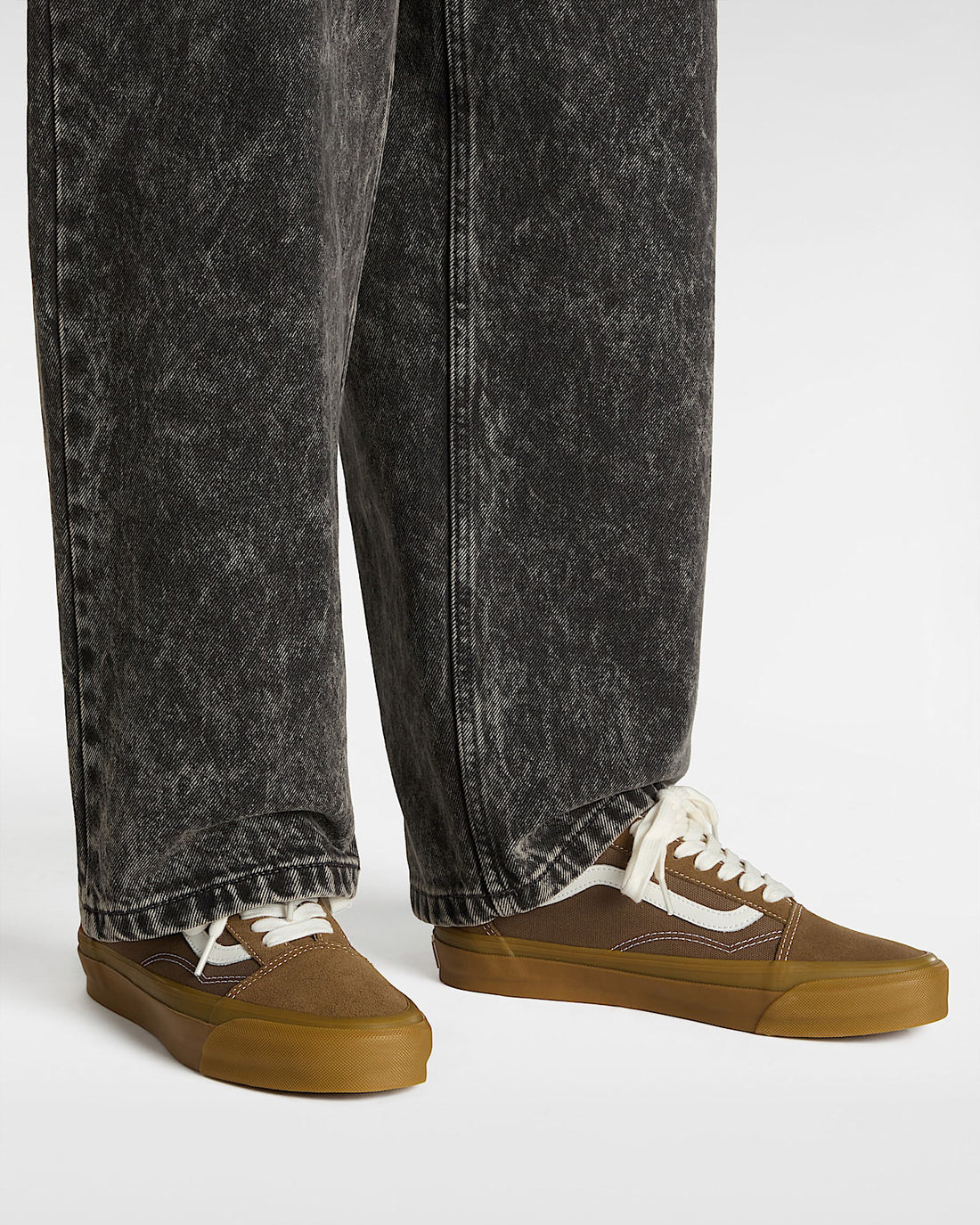 Vans Premium Old Skool Sneaker - Gum Sepia | Casual Sneakers