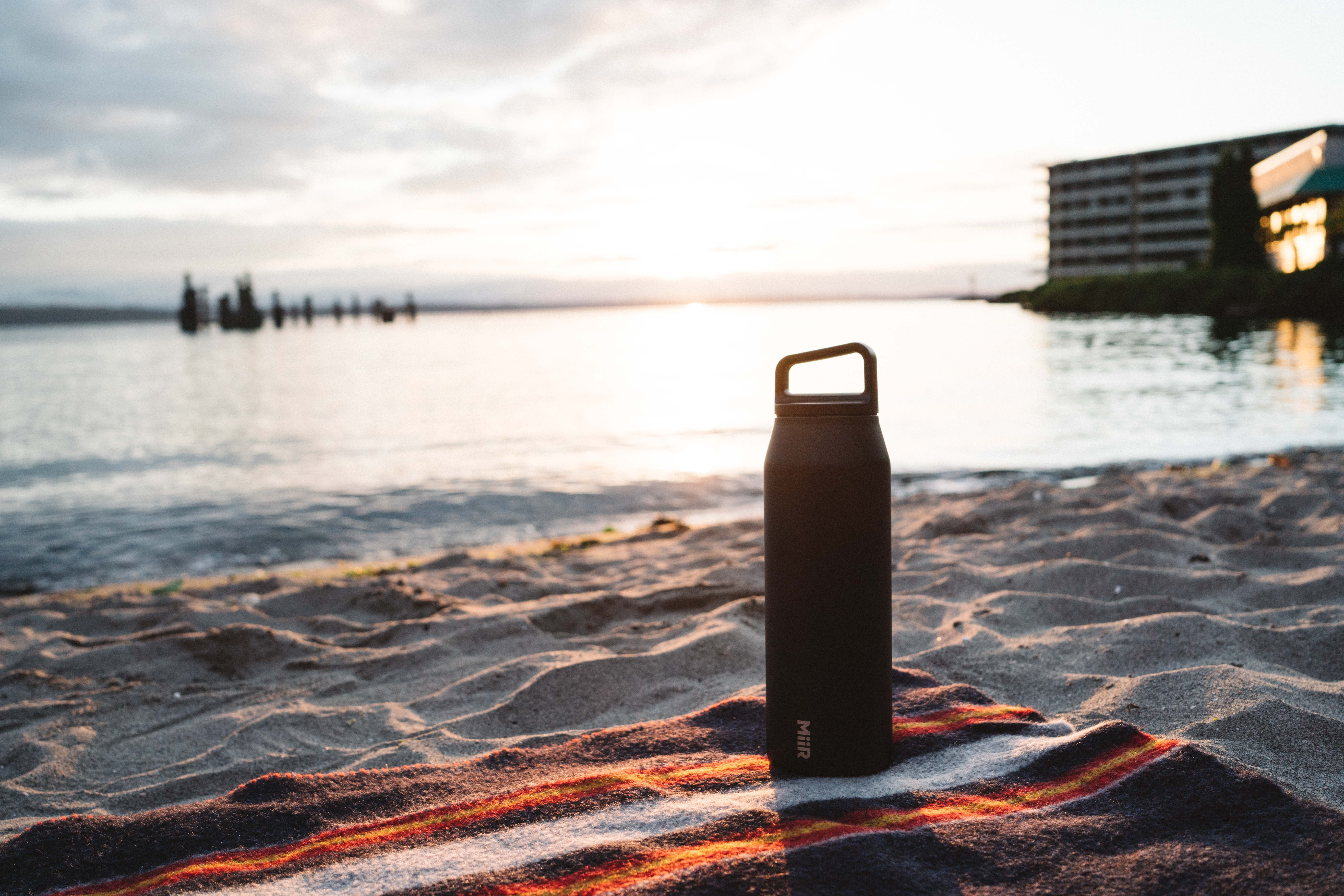 【新品/未使用】Miir EREWHON 32oz VI WM Bottle 黒 Erewhon Wide Mouth Stainless Steel Bottle, 32oz, 946ml | eBay
