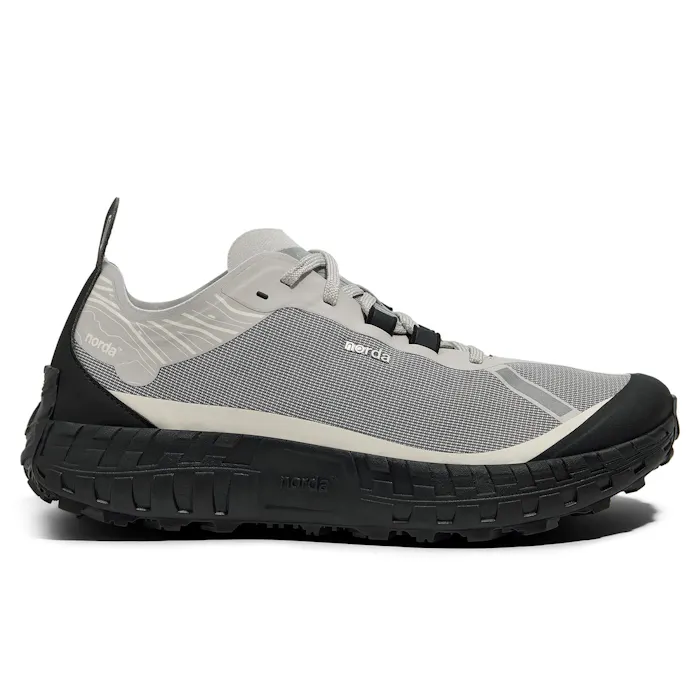 001A Trail Sneaker