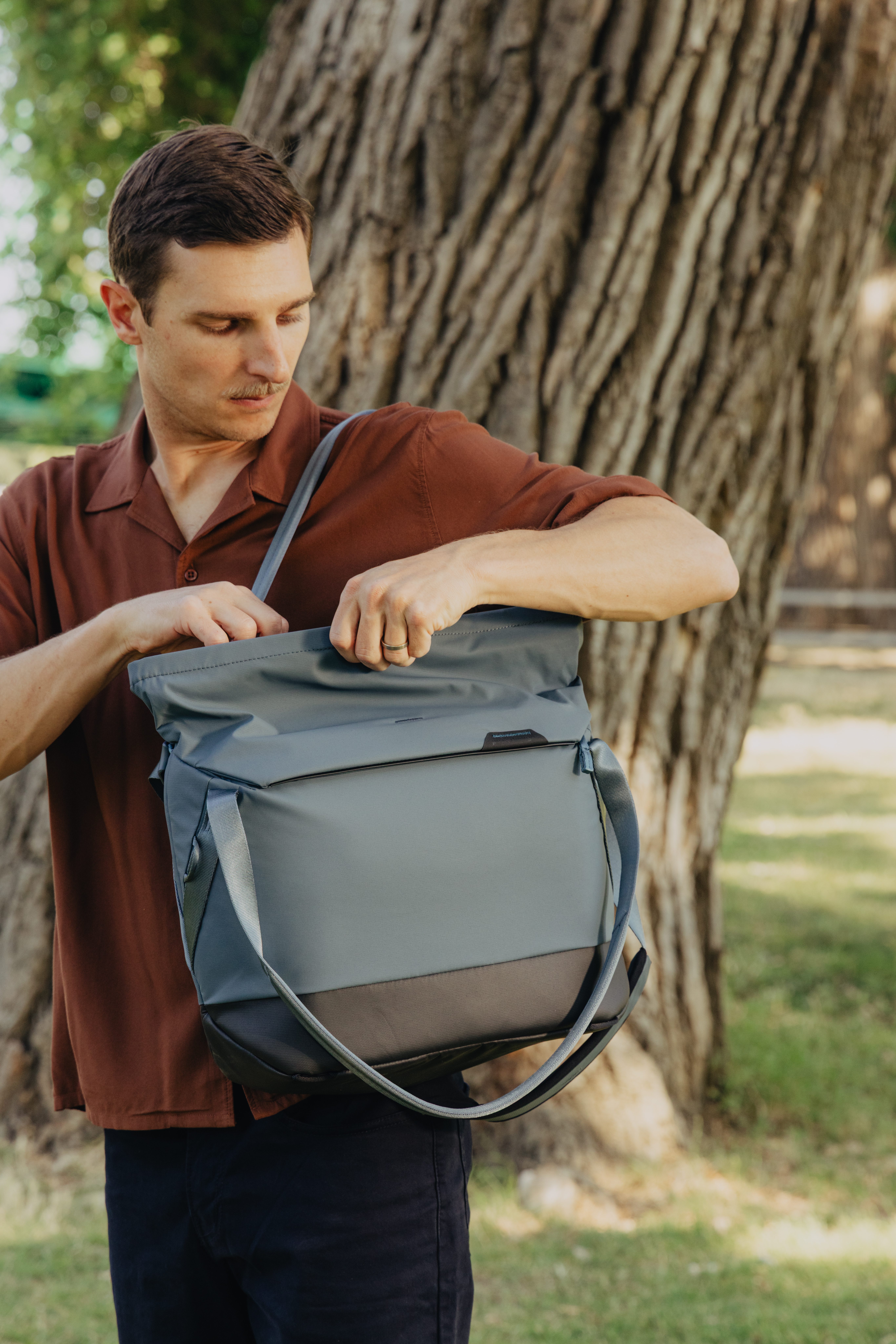 Peak Design Everyday Tote - 15L - Ocean | Tote Bags | Huckberry