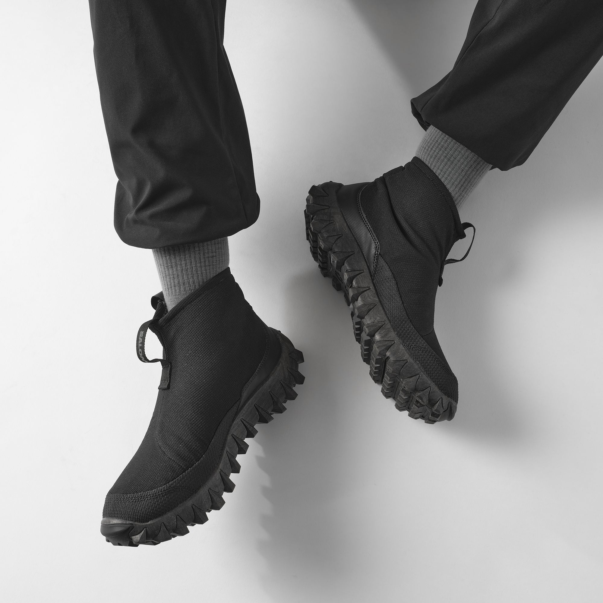 Salomon Snowclog Mid Sneaker - Black / Black / Black | Hiking