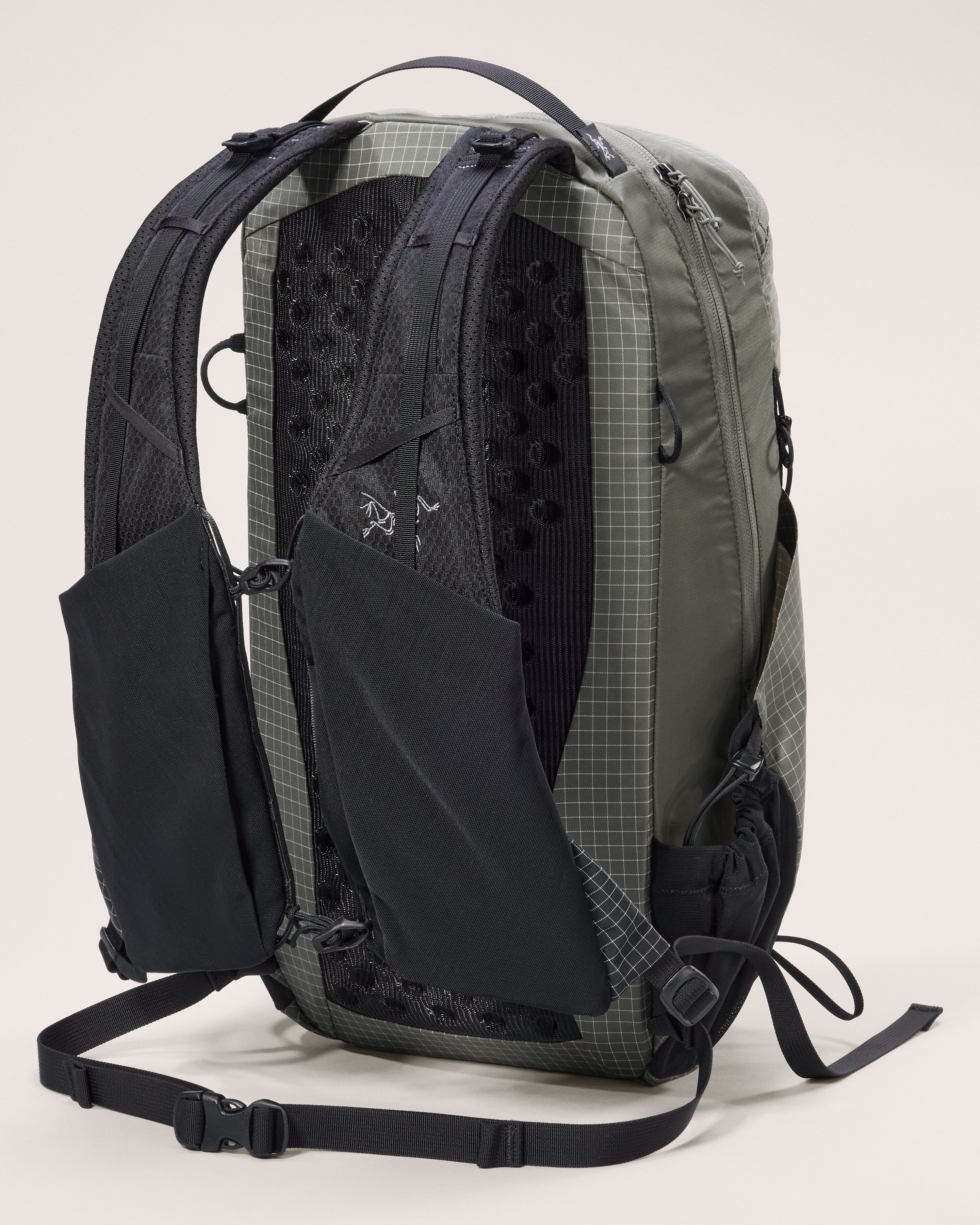 Arc'teryx Aerios 18 Backpack - Forage | Backpacks | Huckberry