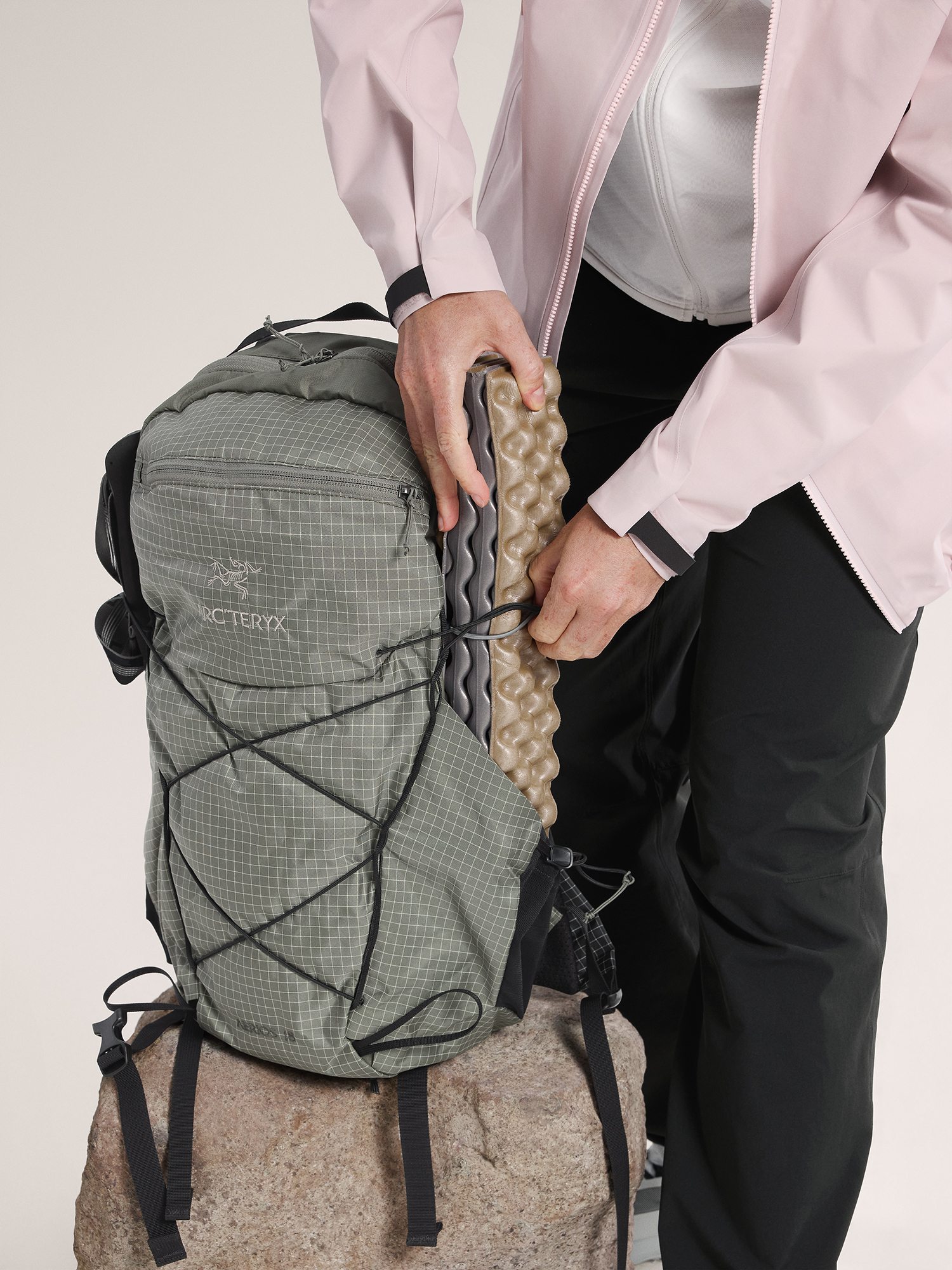 Arc'teryx Aerios 18 Backpack - Forage | Backpacks | Huckberry