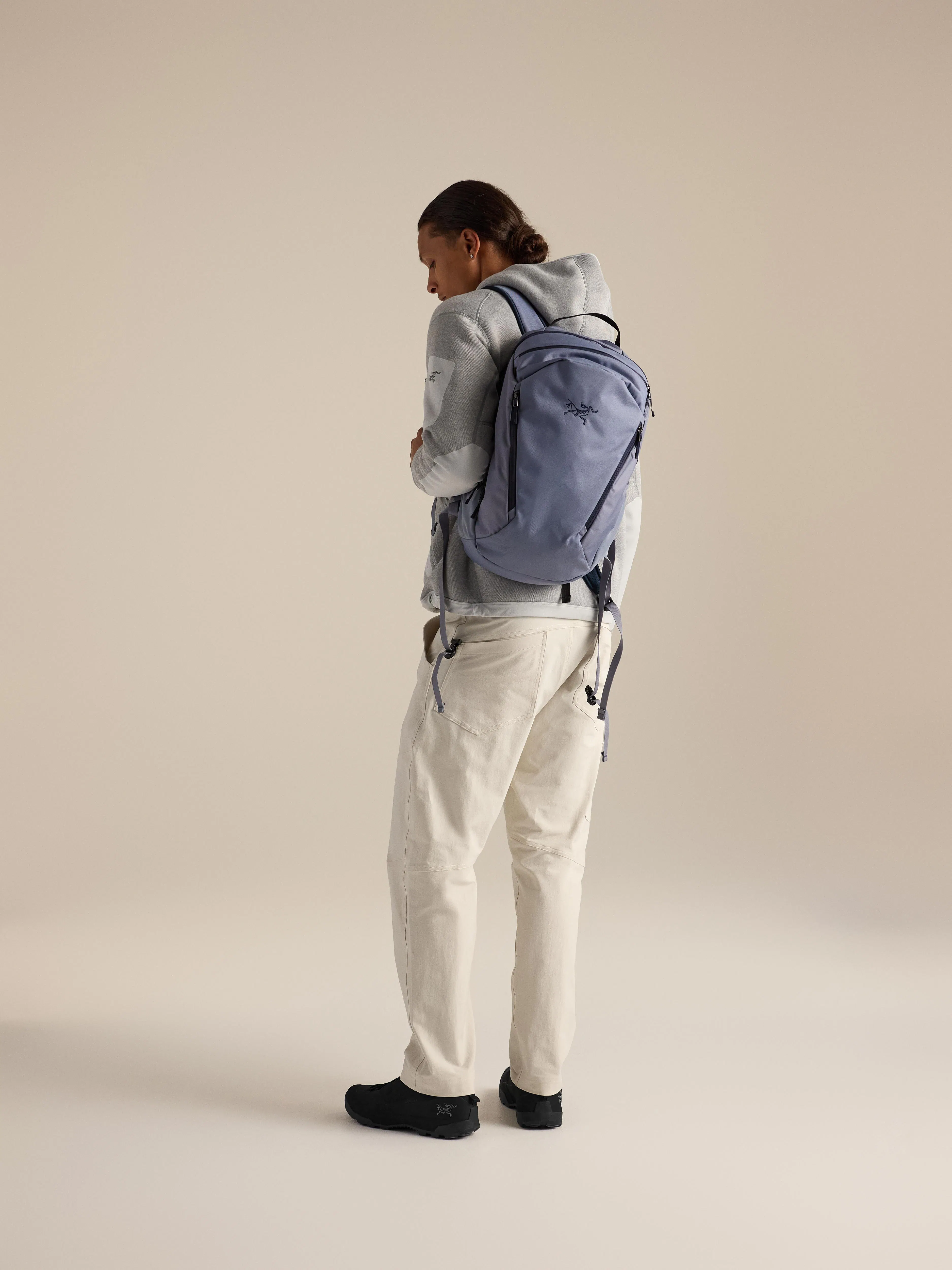 Arc'teryx Mantis 26L Backpack - Status/Blk Saphire | Backpacks