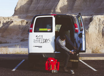 Tile header liveinavan
