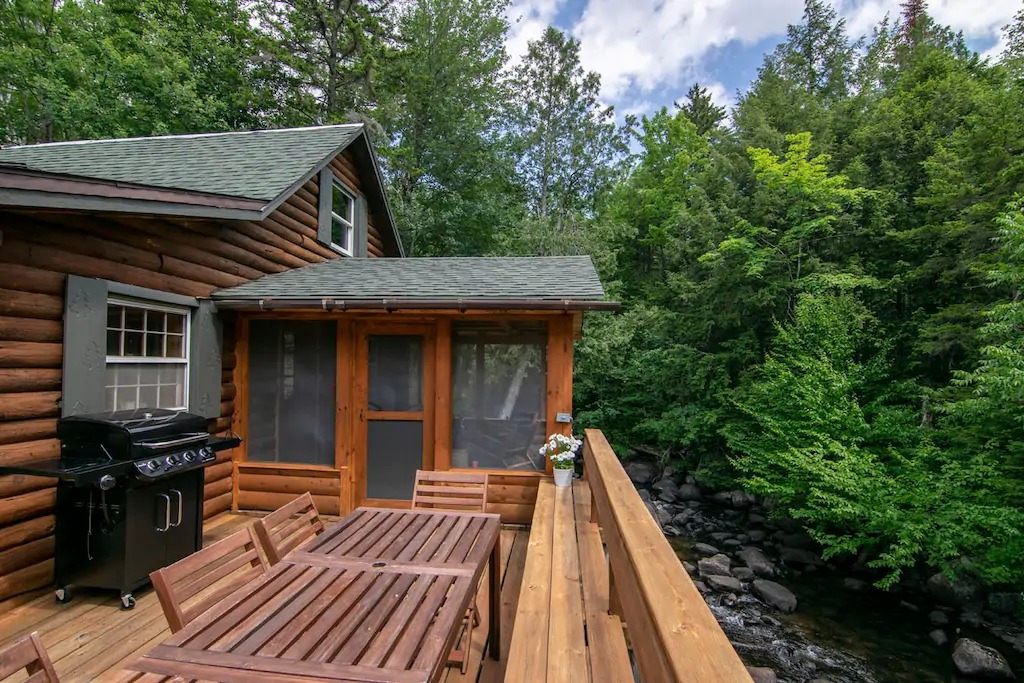 Sneak Away to This Rustic Adirondack Mountain Cabin ...